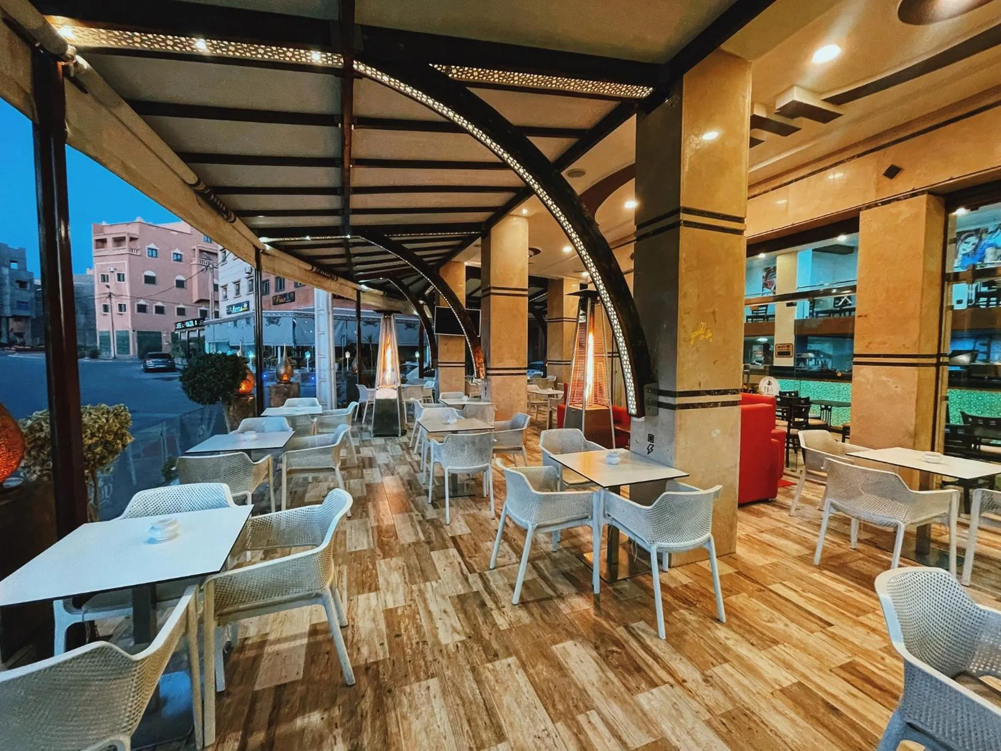 Restaurant/places to eat in Residence Chay - Luxury Appart