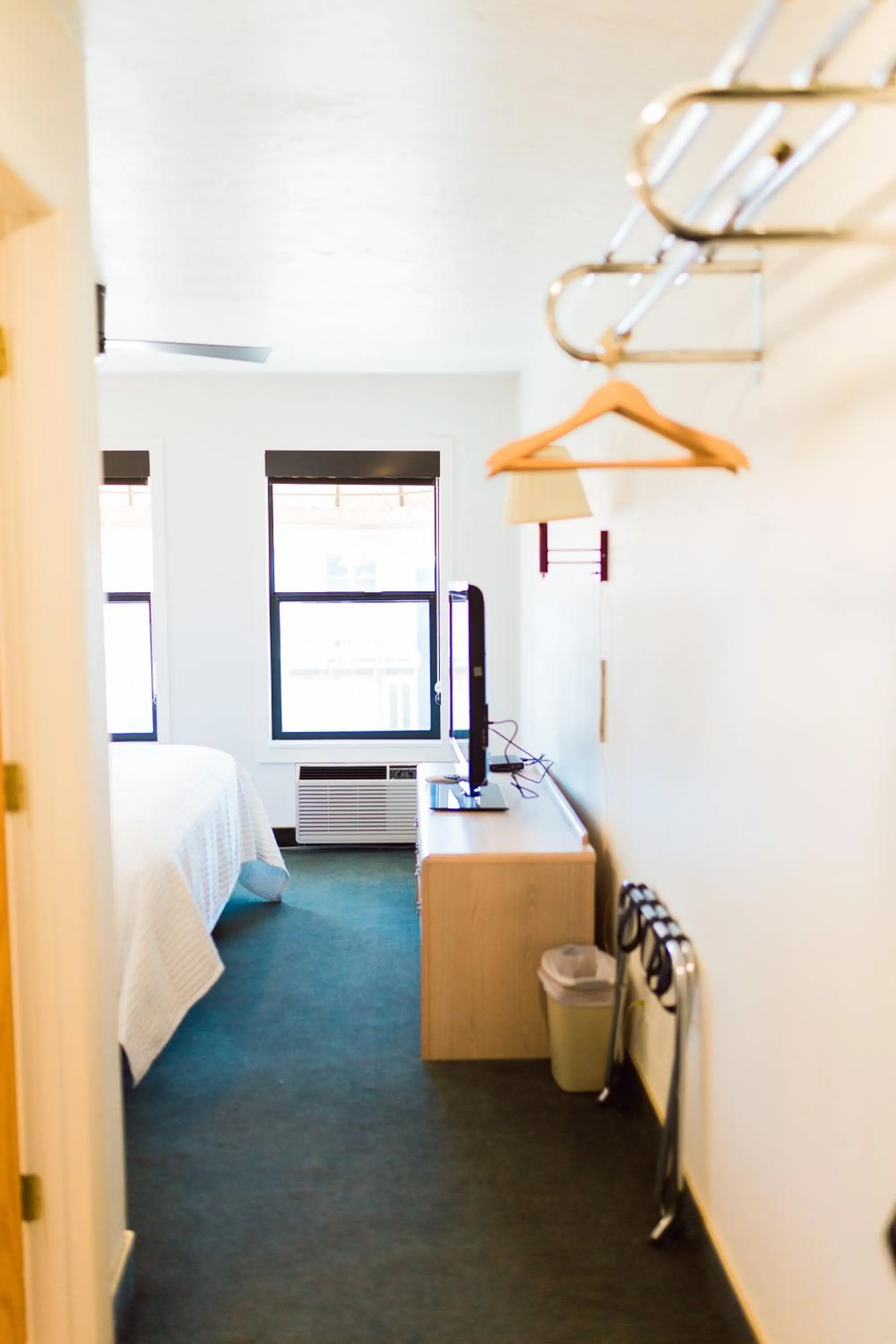 Photo of the whole room, Bed in Two Sunsets Hotel