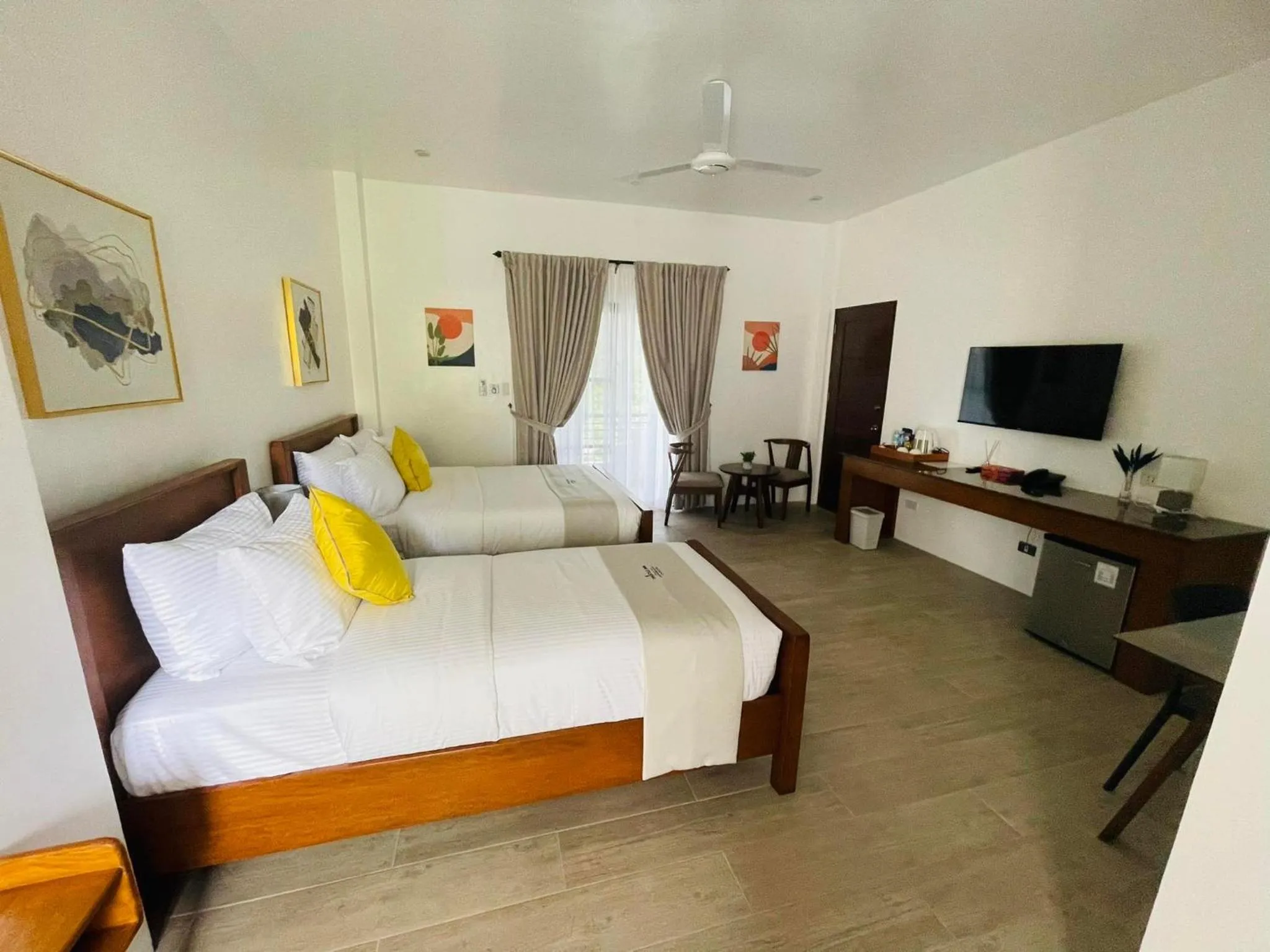 Photo of the whole room, Bed in Thistle Inn