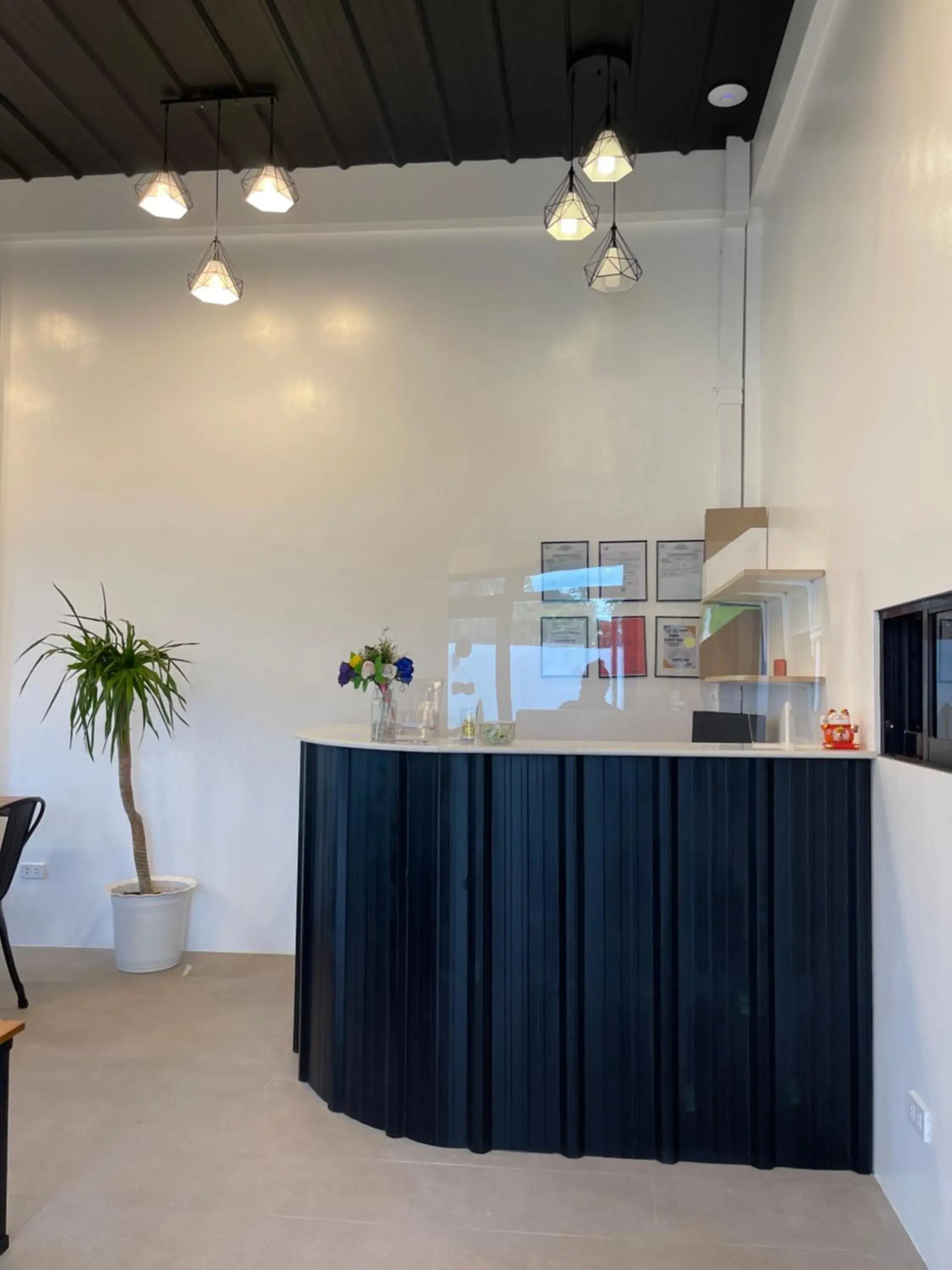 Lobby or reception in Thistle Inn Lobby or reception in Thistle Inn