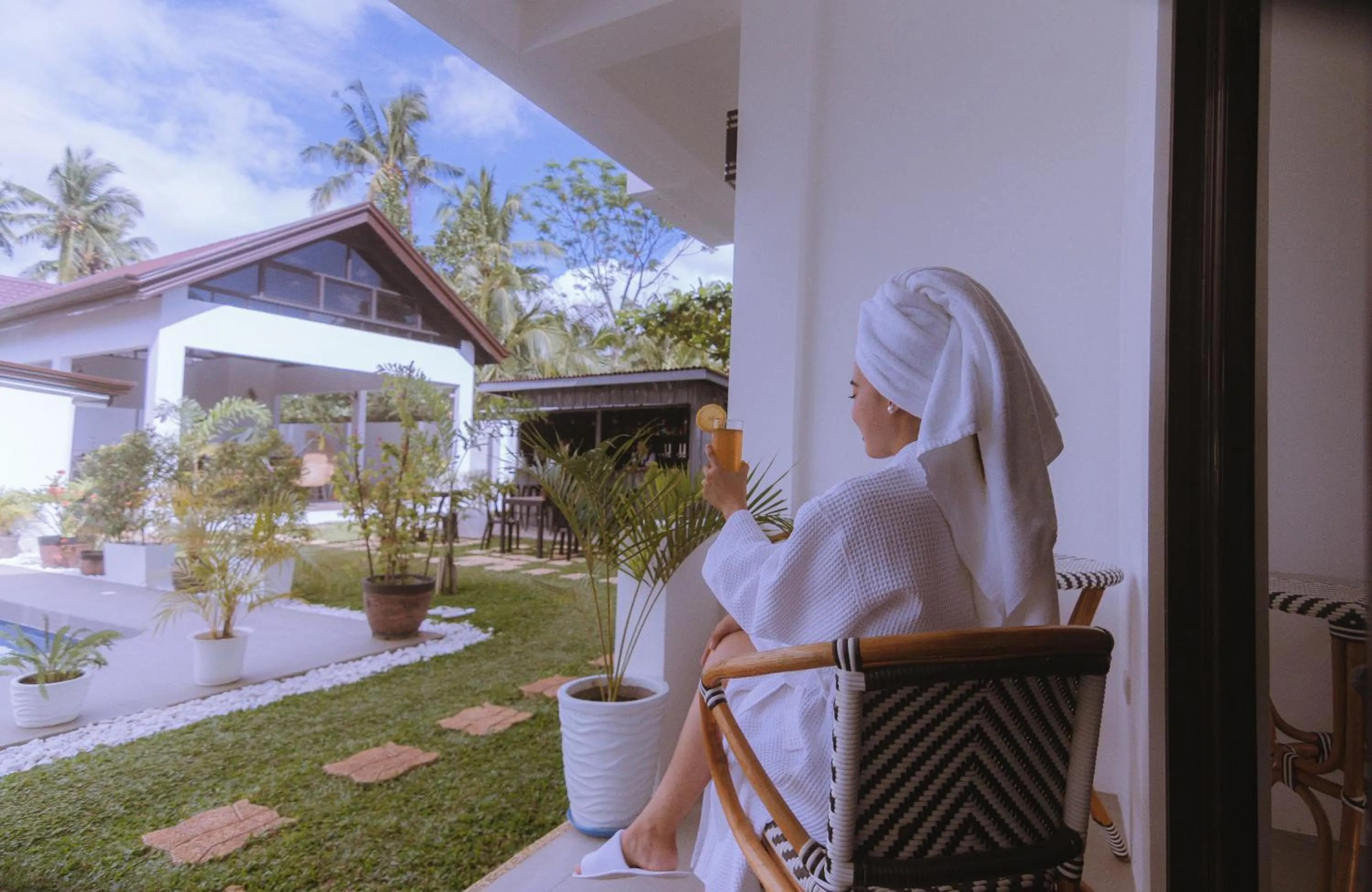 Patio in Thistle Inn