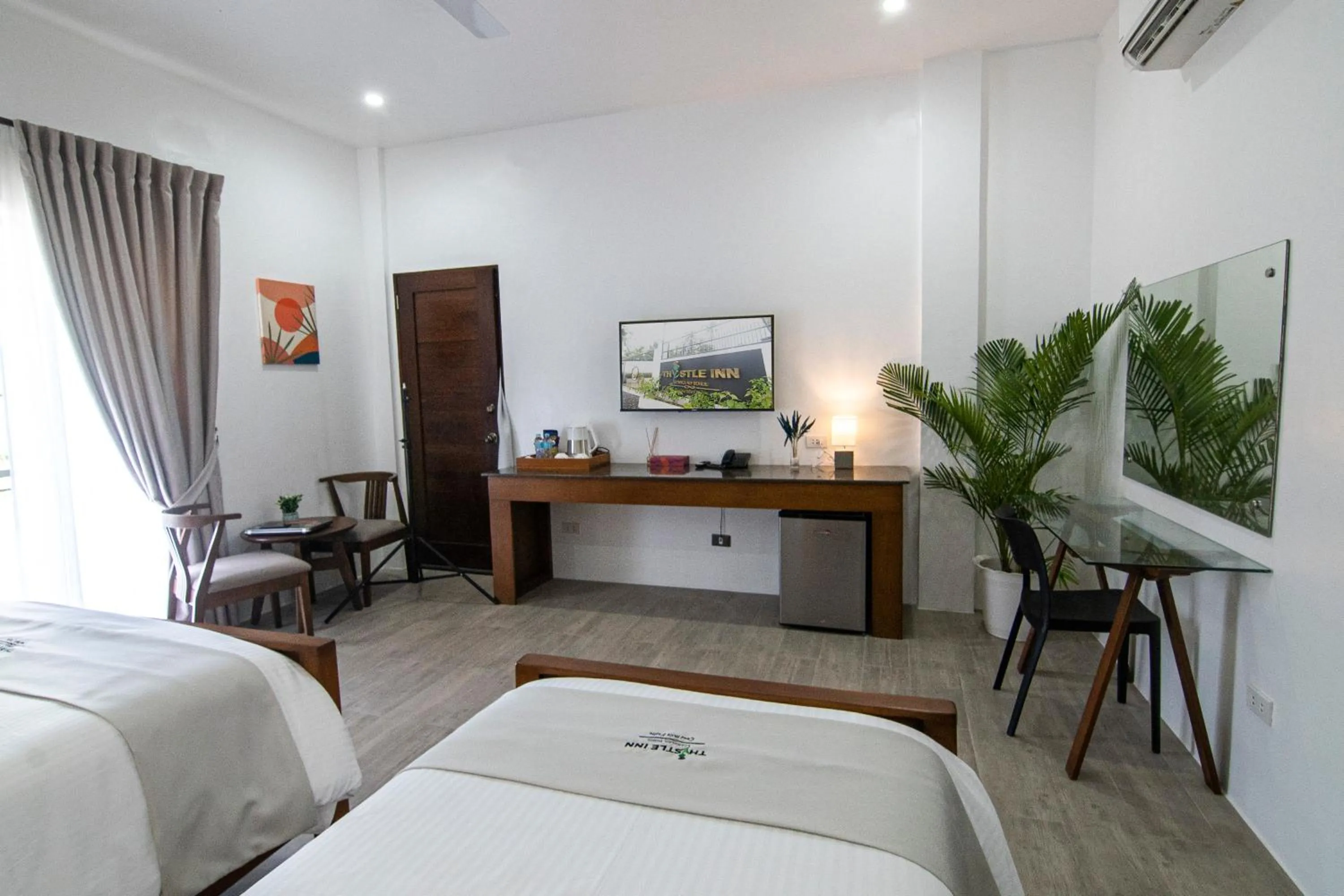 hair dresser, Bed in Thistle Inn