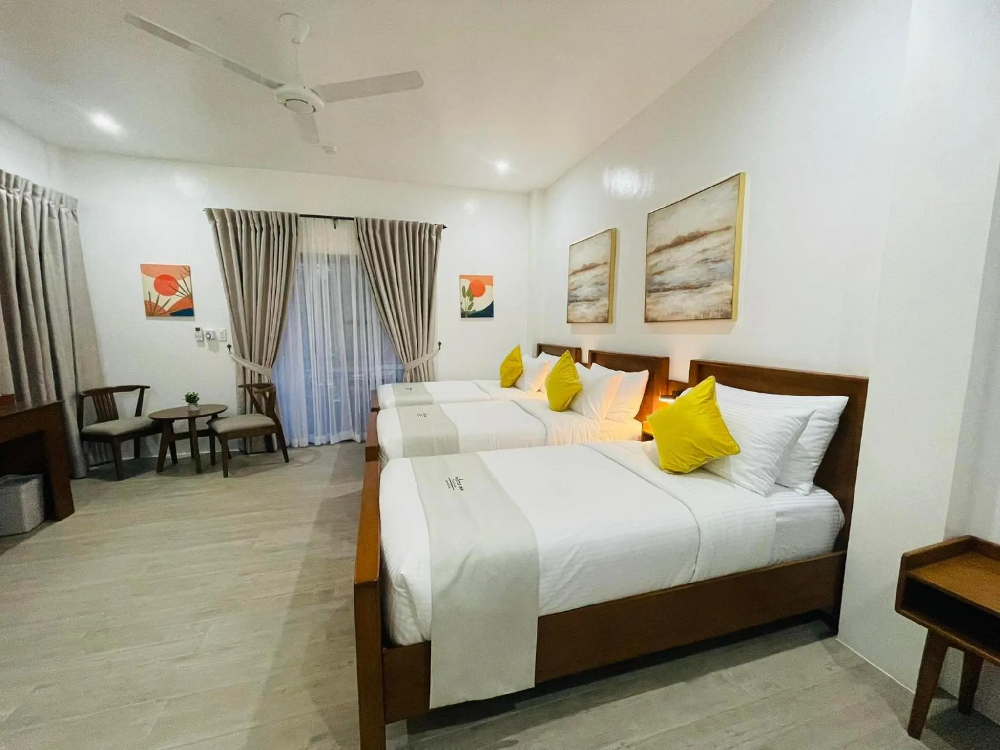 Bedroom, Bed in Thistle Inn