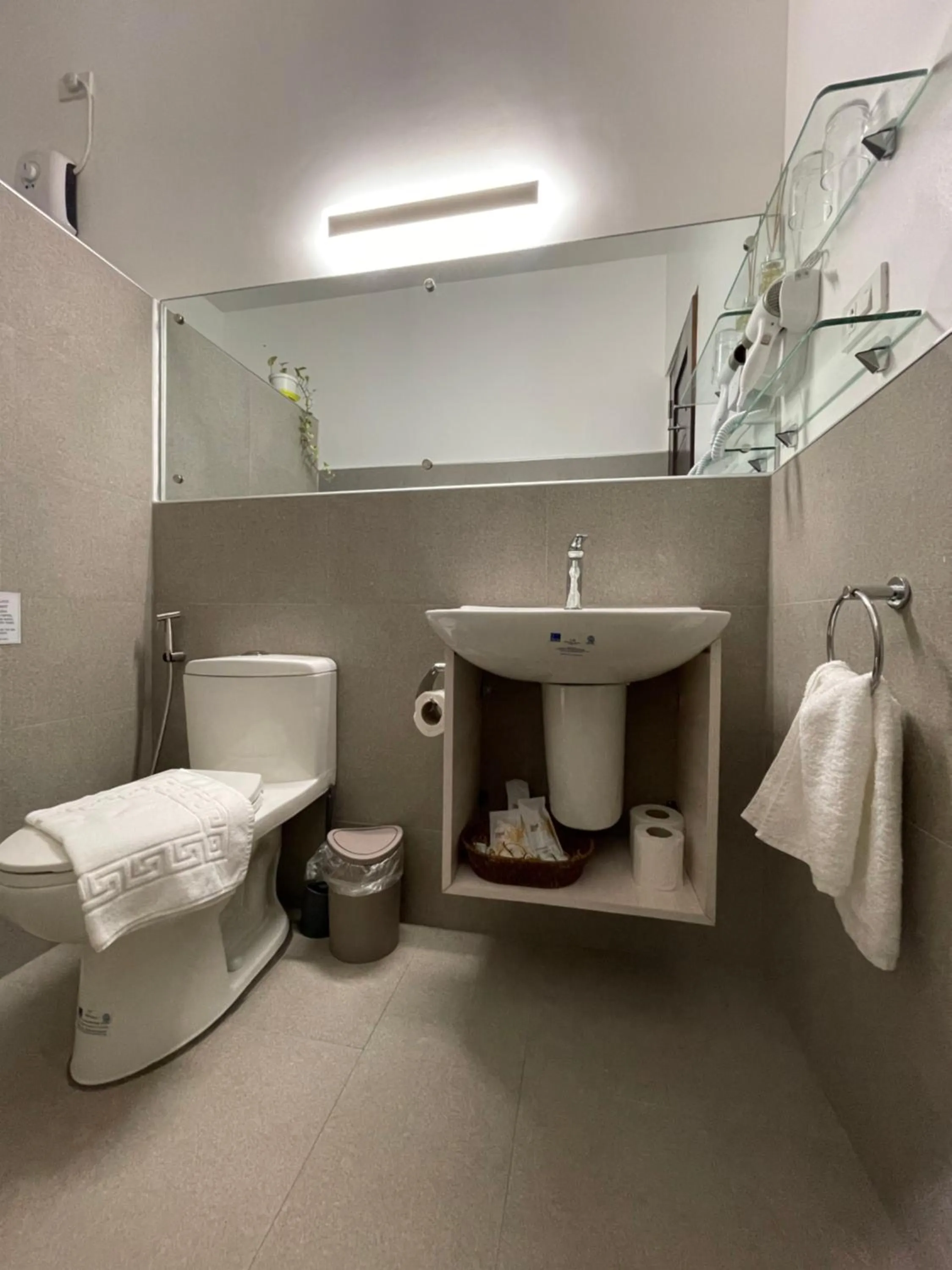 Bathroom in Thistle Inn