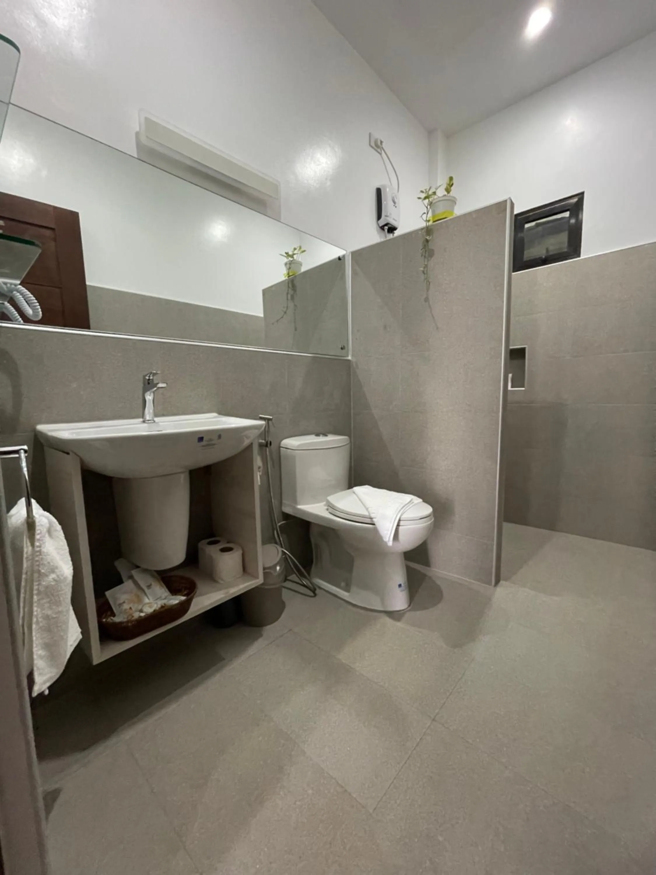 Bathroom in Thistle Inn