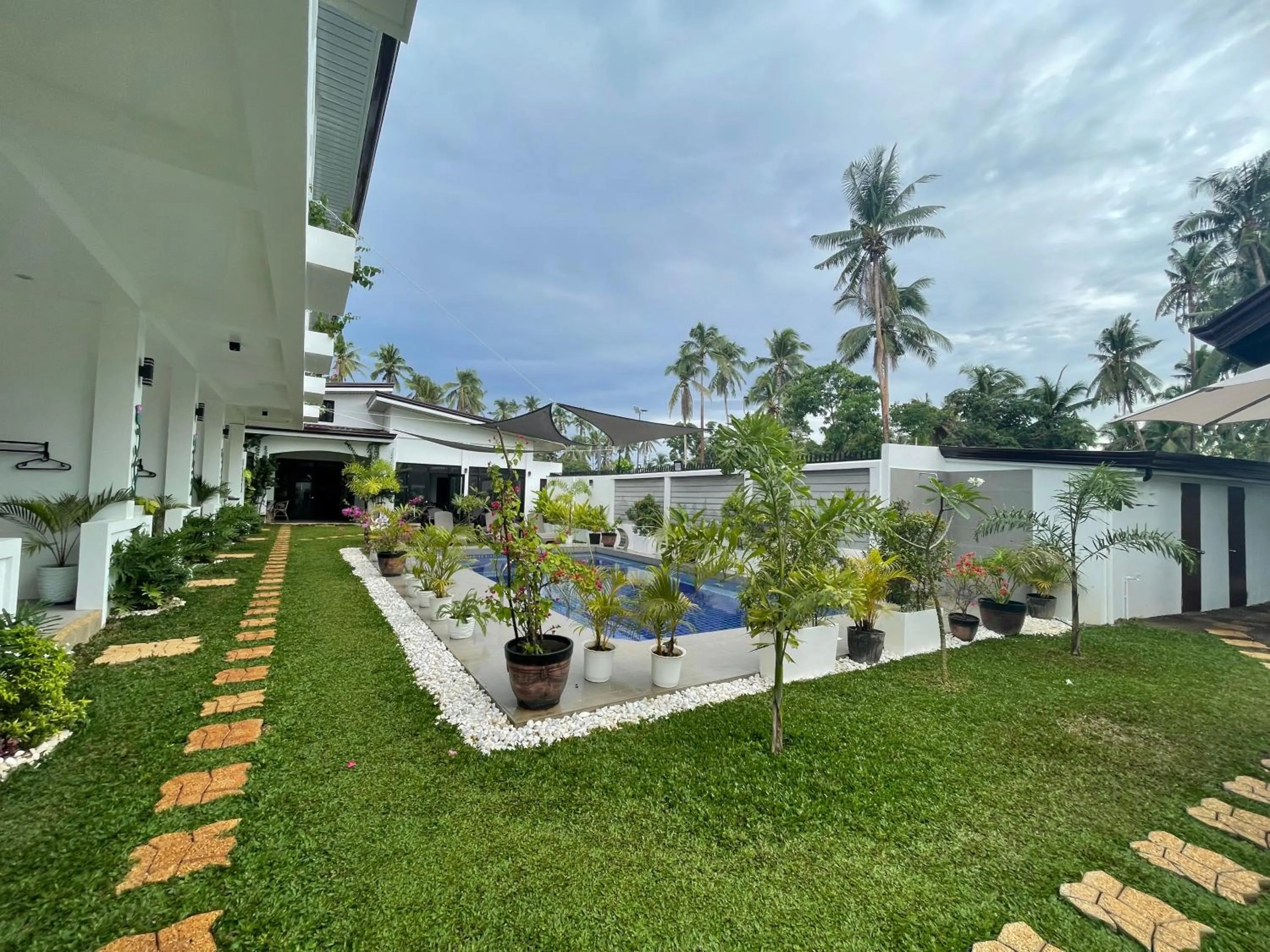 Garden in Thistle Inn