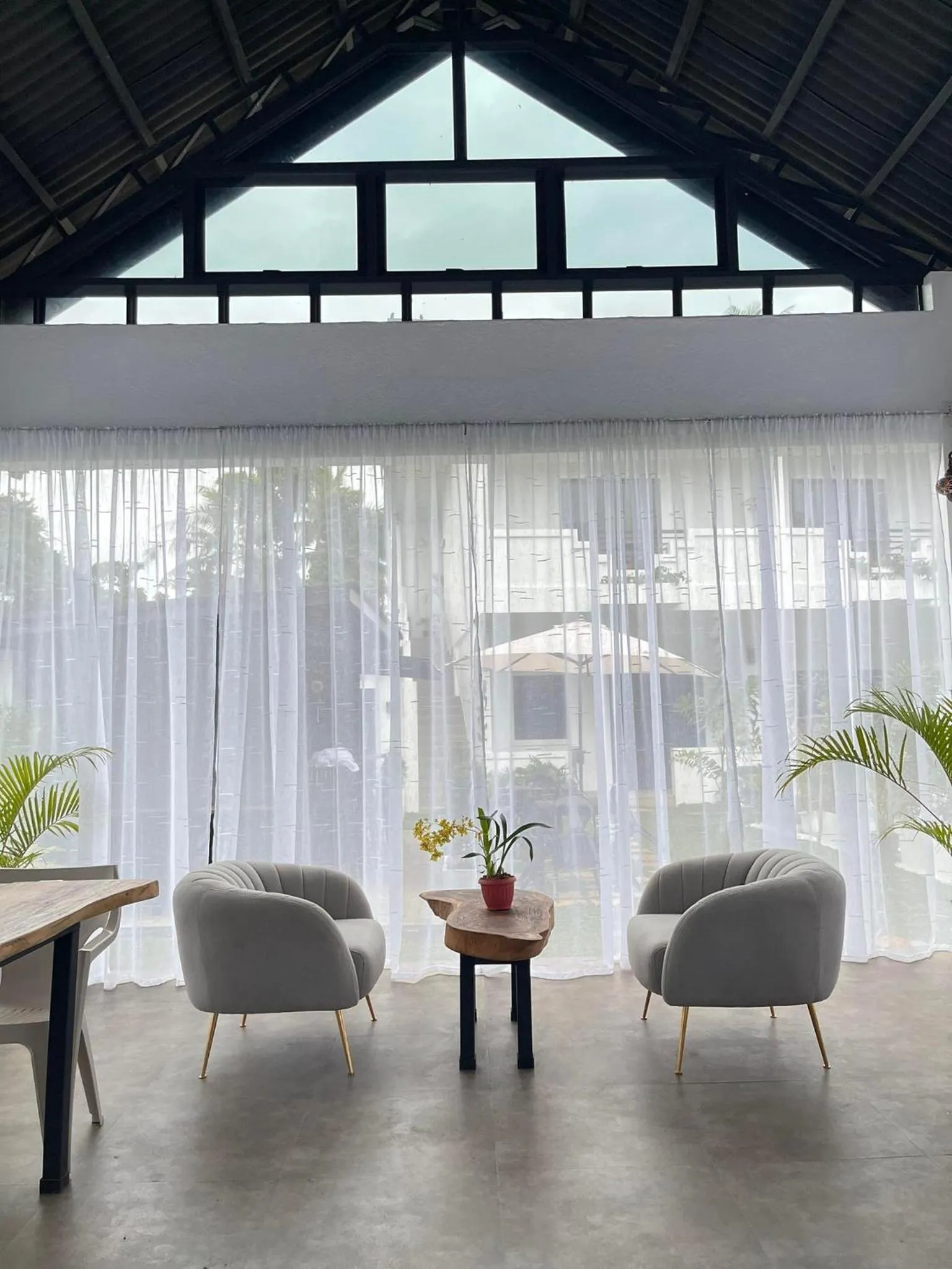 Lounge or bar in Thistle Inn