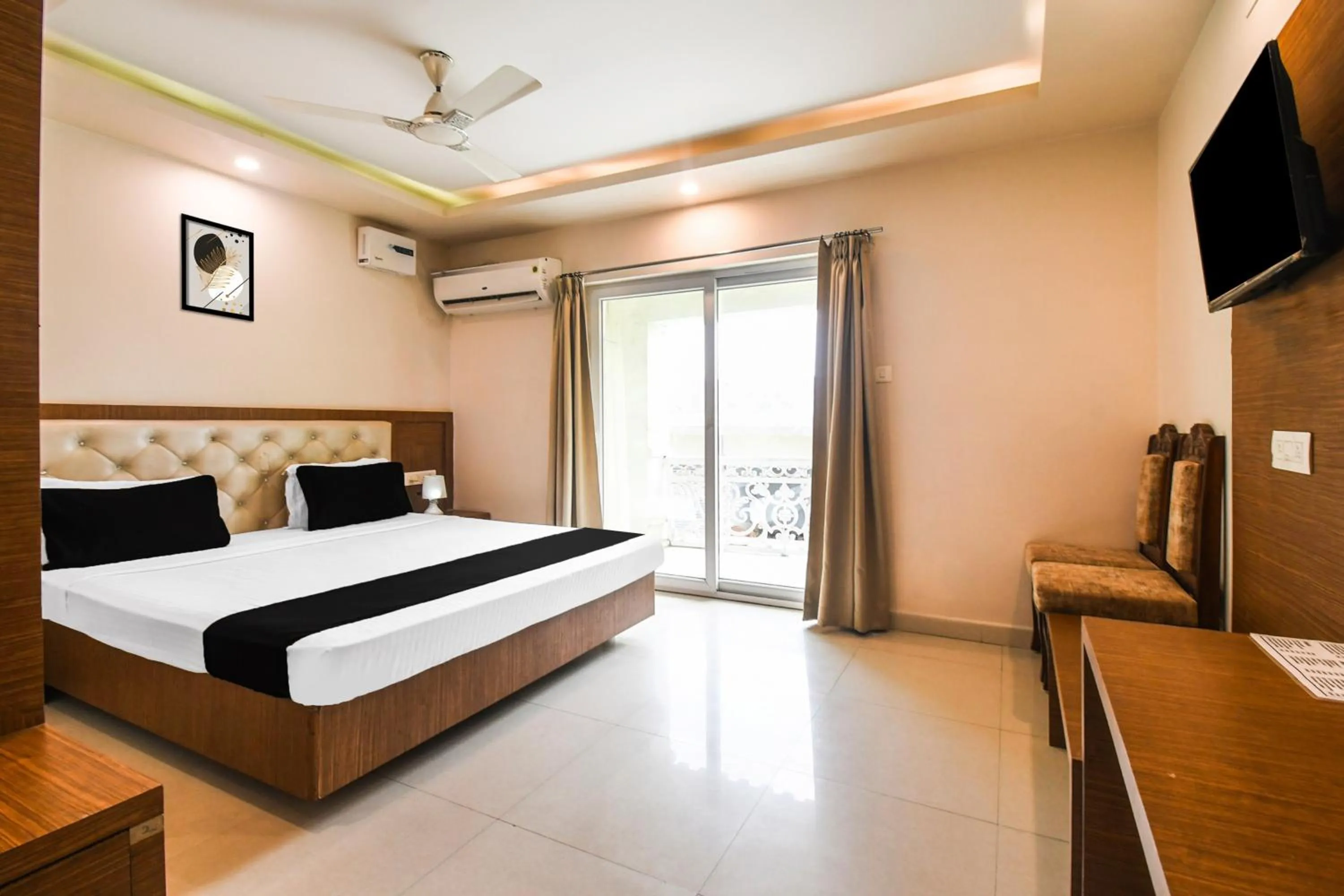 Bedroom, Bed in Super Collection O Paschim Dwar Near Jagannath Temple Formerly Hotel Subhadarshan