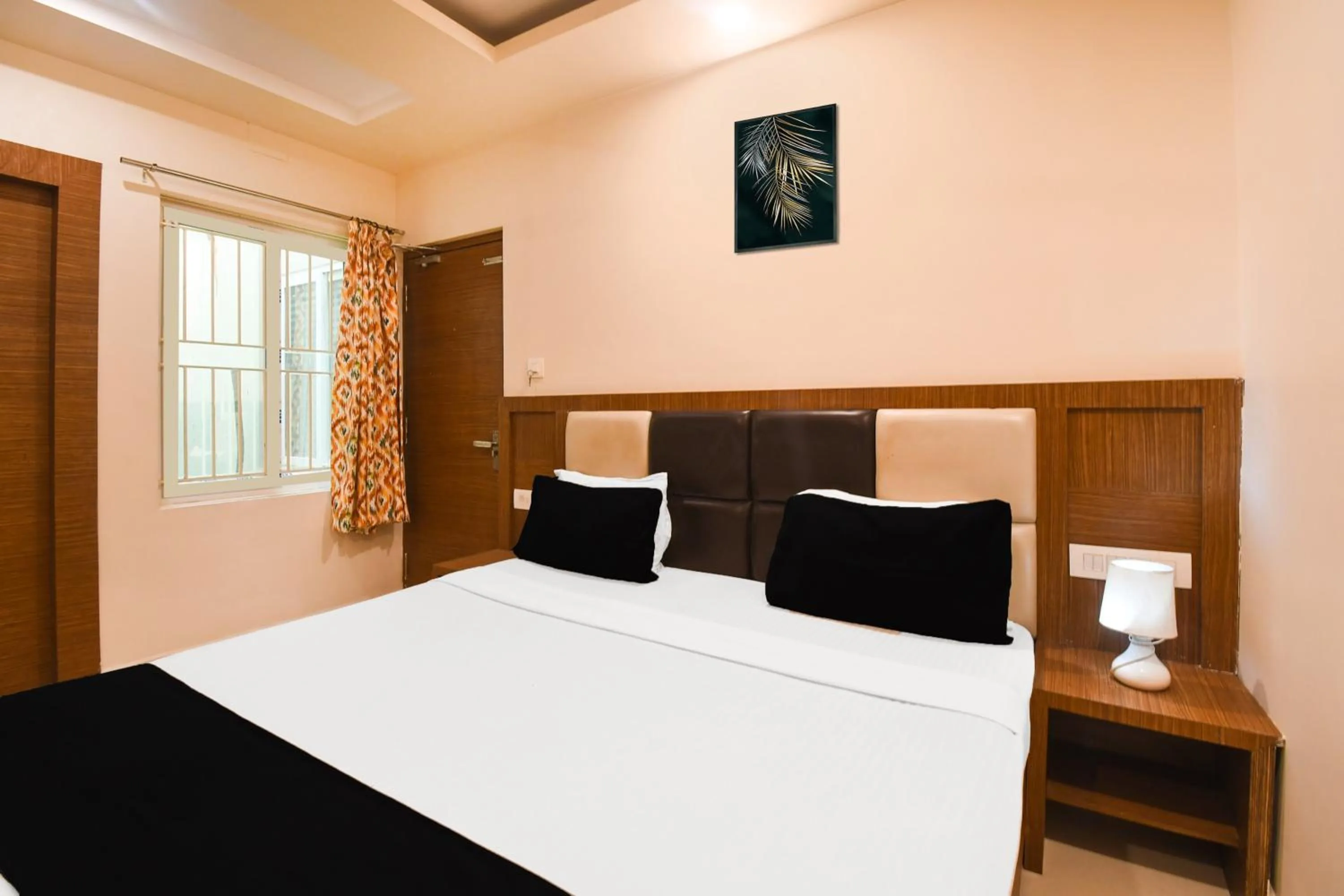 Bedroom, Bed in Super Collection O Paschim Dwar Near Jagannath Temple Formerly Hotel Subhadarshan