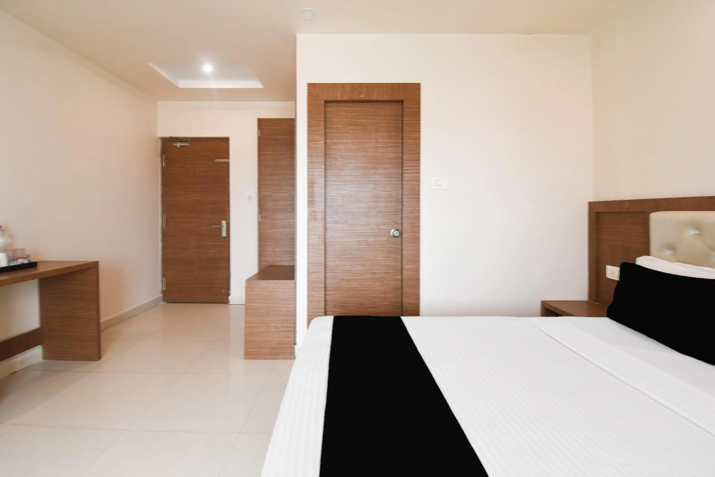 Bedroom, Bed in Super Collection O Paschim Dwar Near Jagannath Temple Formerly Hotel Subhadarshan