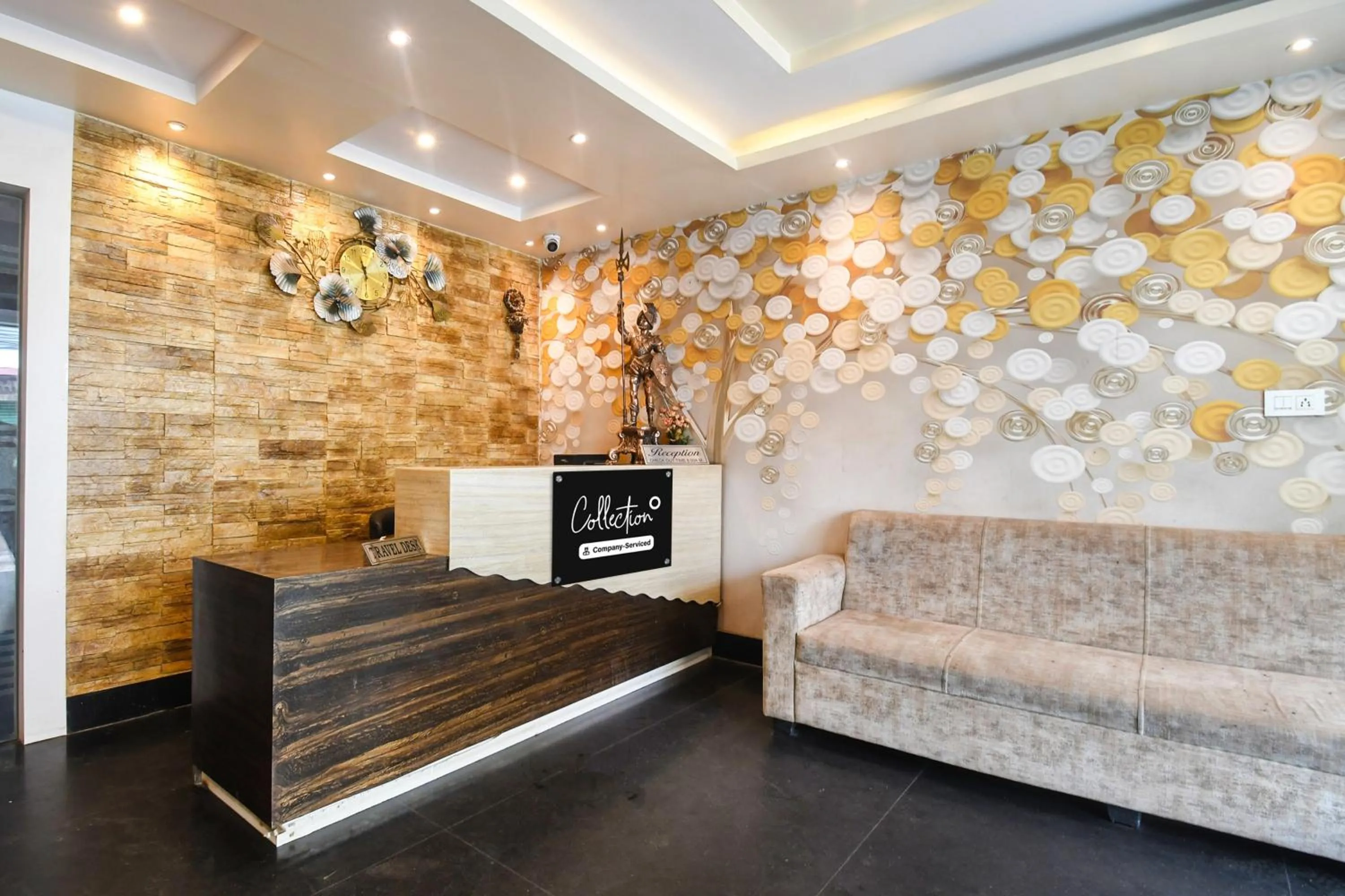 Lobby or reception in Super Collection O Paschim Dwar Near Jagannath Temple Formerly Hotel Subhadarshan