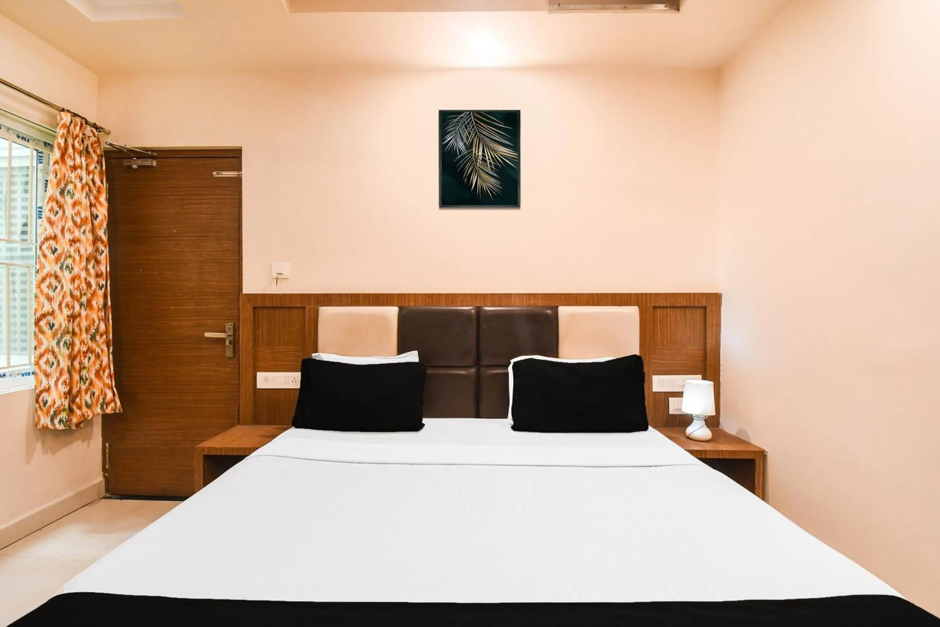 Bedroom, Bed in Super Collection O Paschim Dwar Near Jagannath Temple Formerly Hotel Subhadarshan