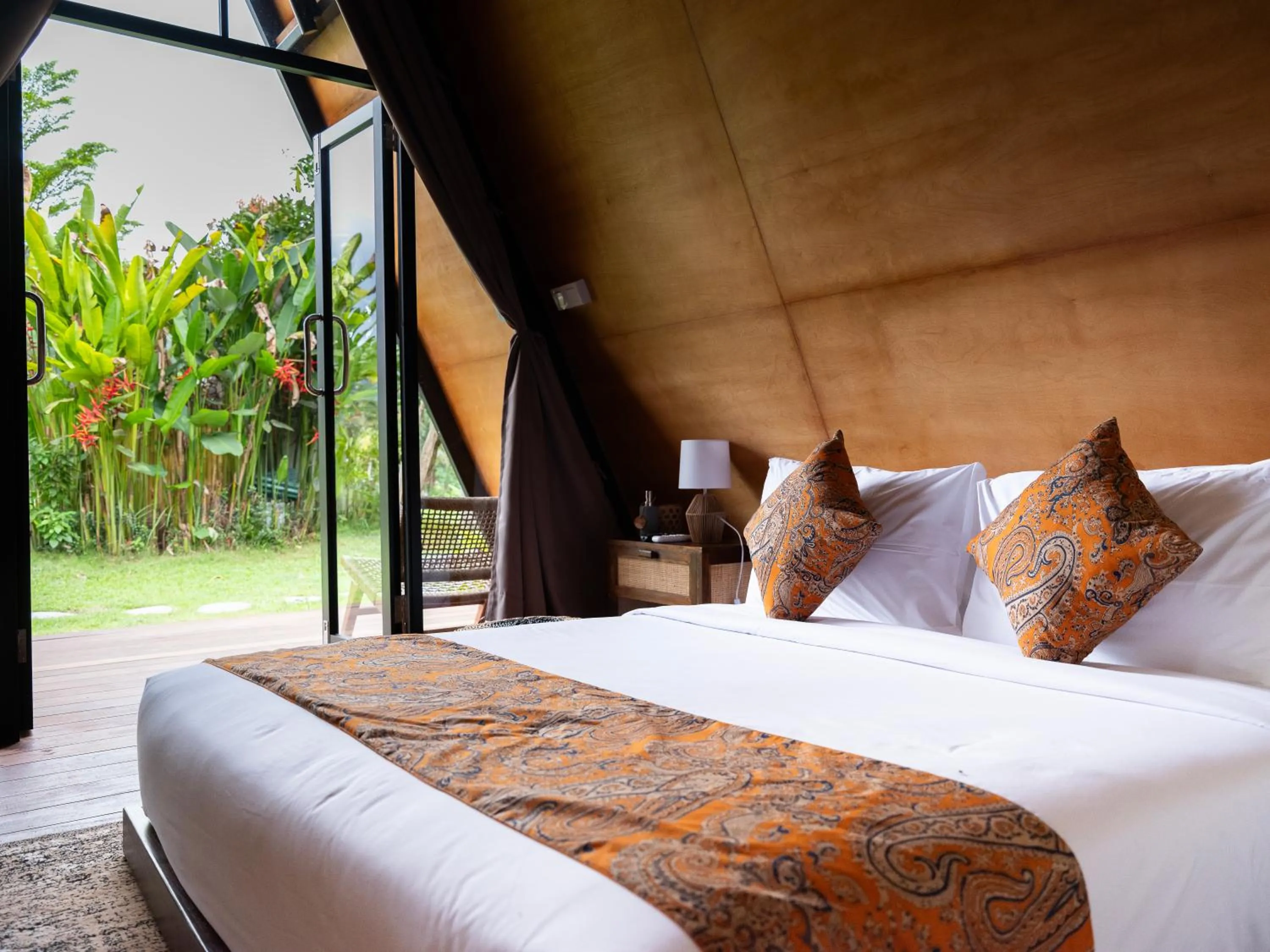 Bed in Natya River Sidemen