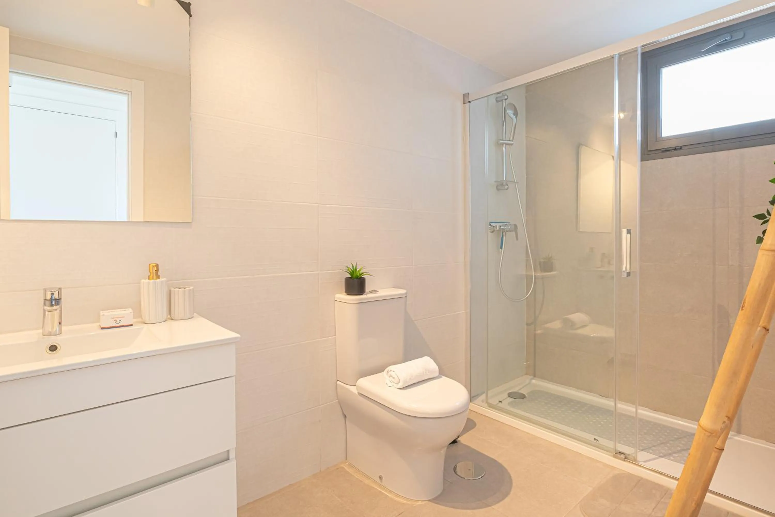 Shower in Luxury La Cala With Pool - Happy Rentals