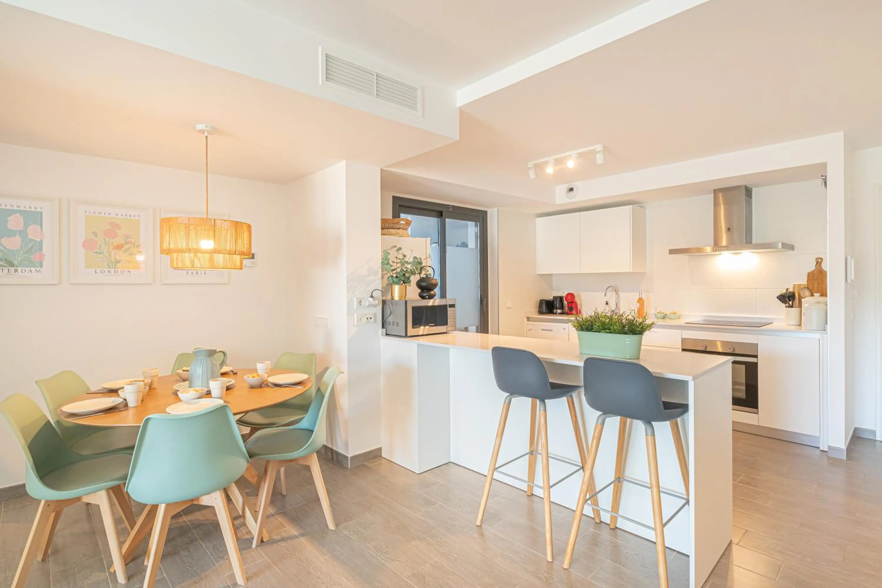 Kitchen or kitchenette in Luxury La Cala With Pool - Happy Rentals