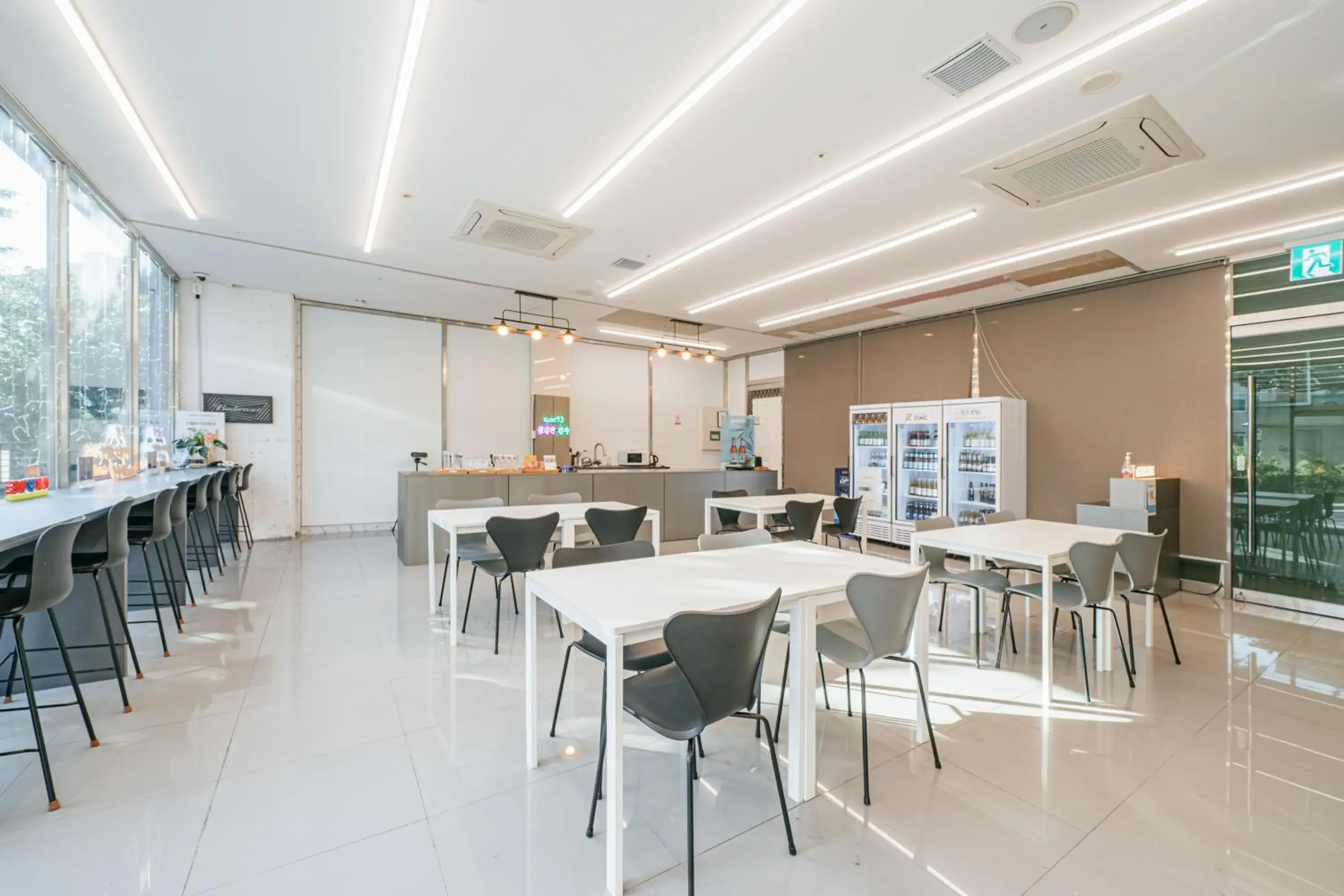 Lobby or reception in Hotel Zinc Lobby or reception in Hotel Zinc