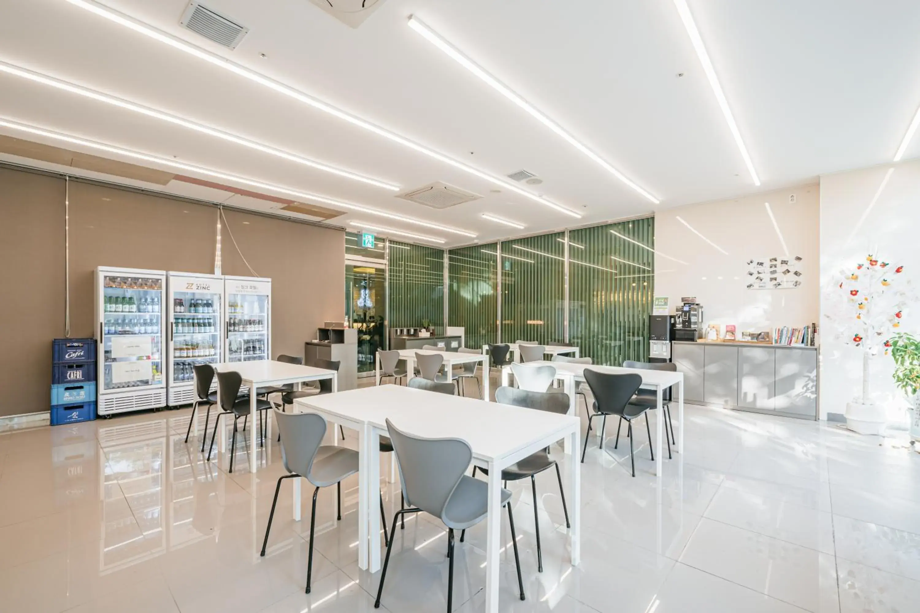 Restaurant/places to eat in Hotel Zinc Restaurant/places to eat in Hotel Zinc