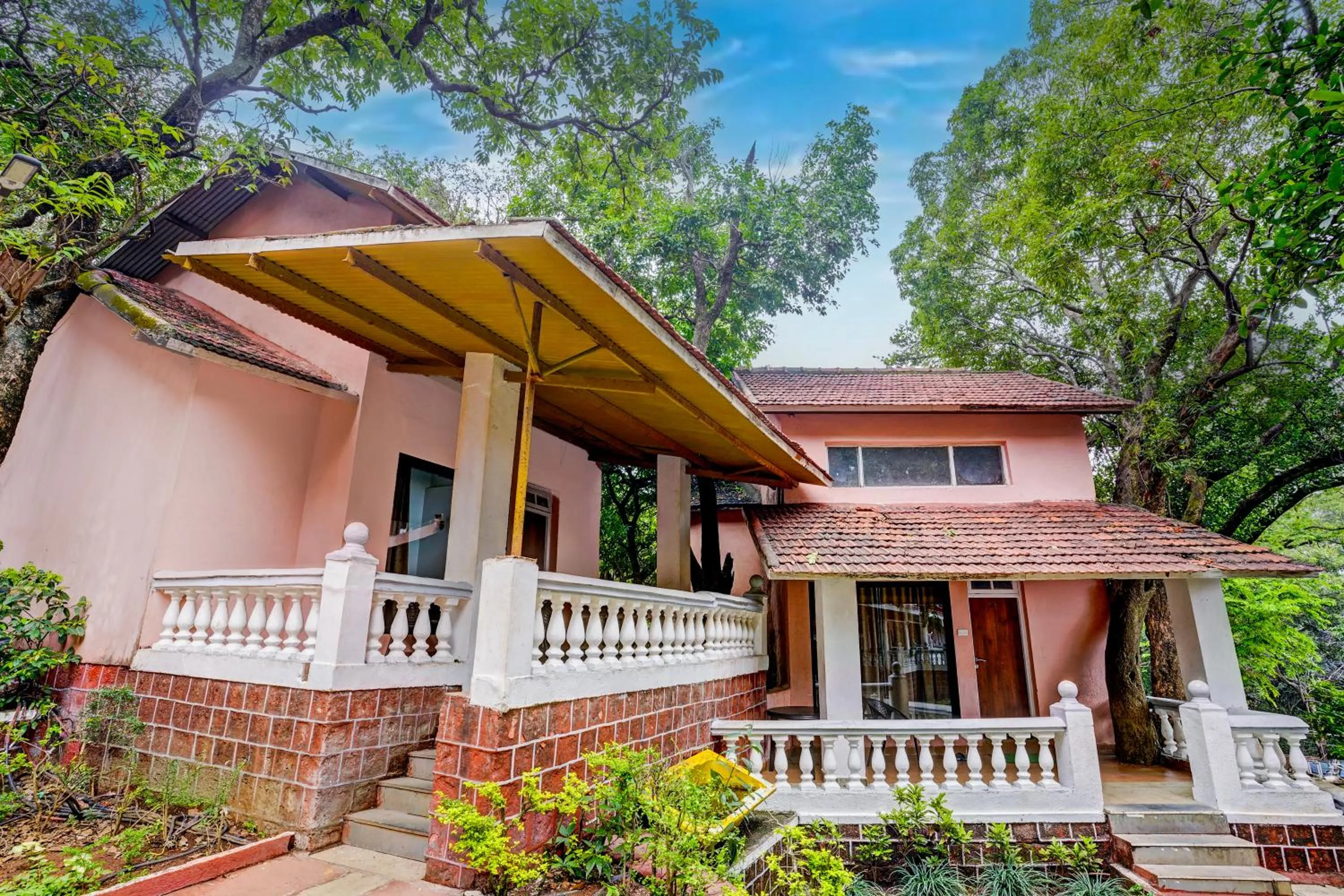 Balcony/Terrace in The Byke Heritage Resort - Matheran