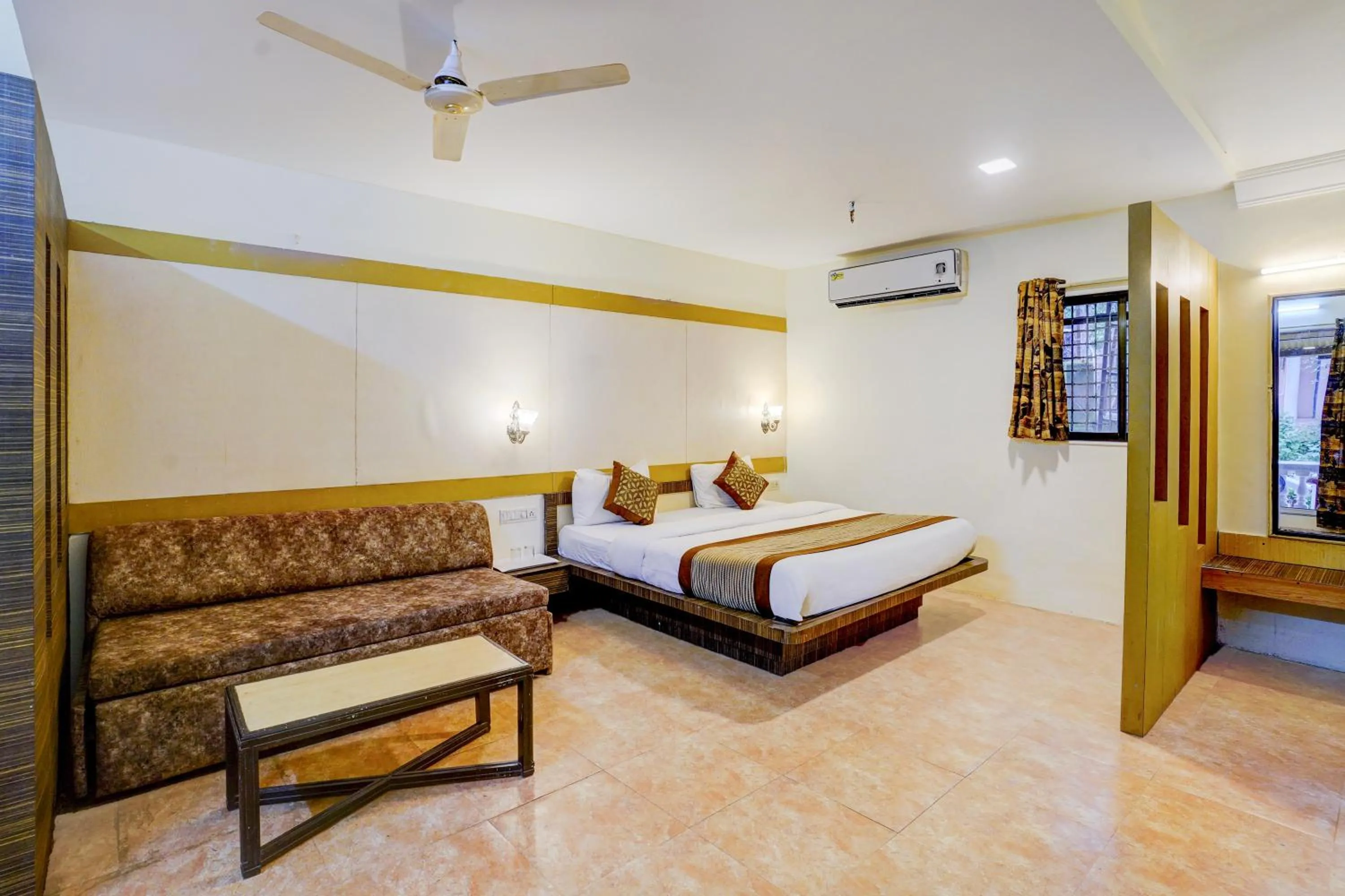 Bed in The Byke Heritage Resort - Matheran