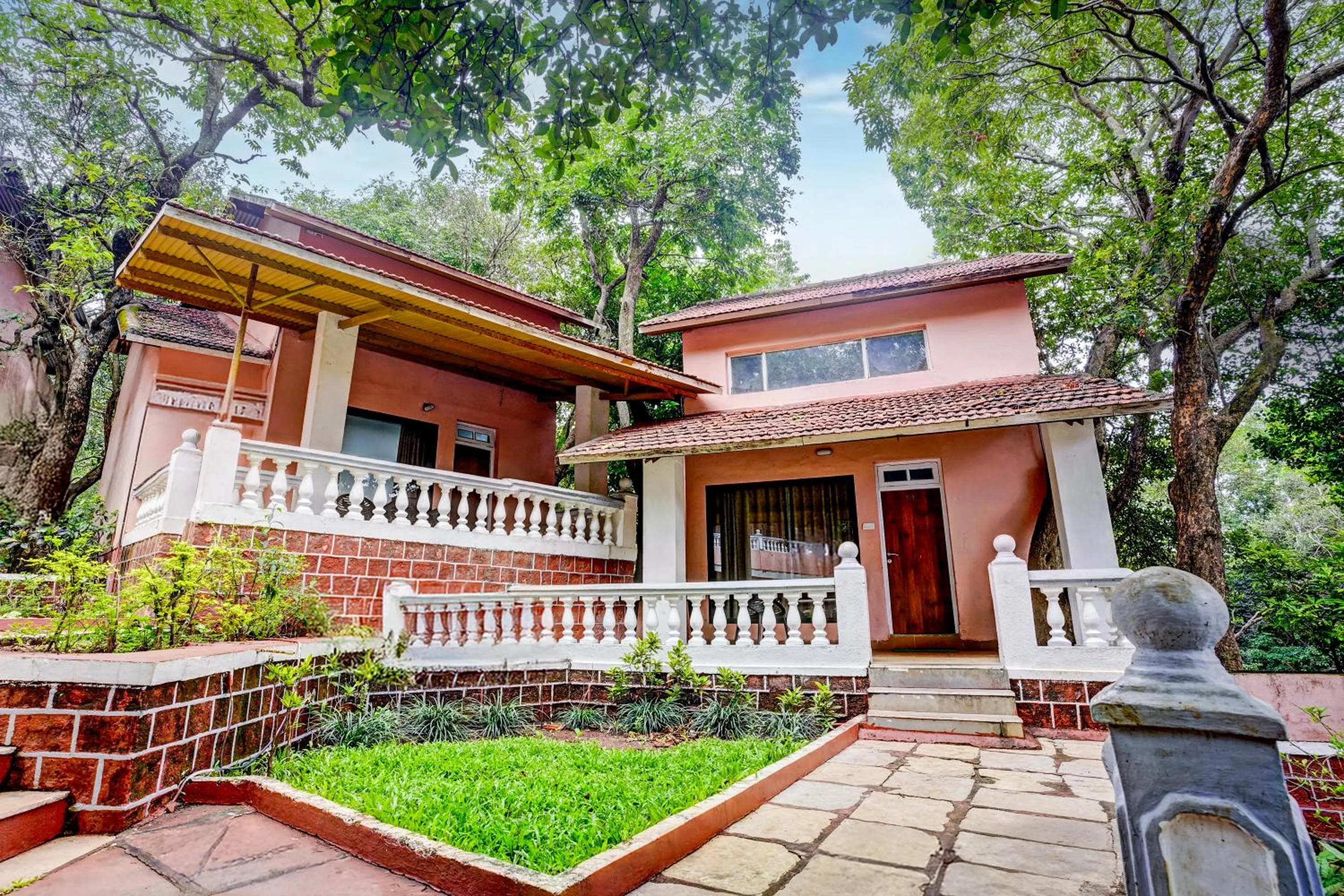 Balcony/Terrace in The Byke Heritage Resort - Matheran