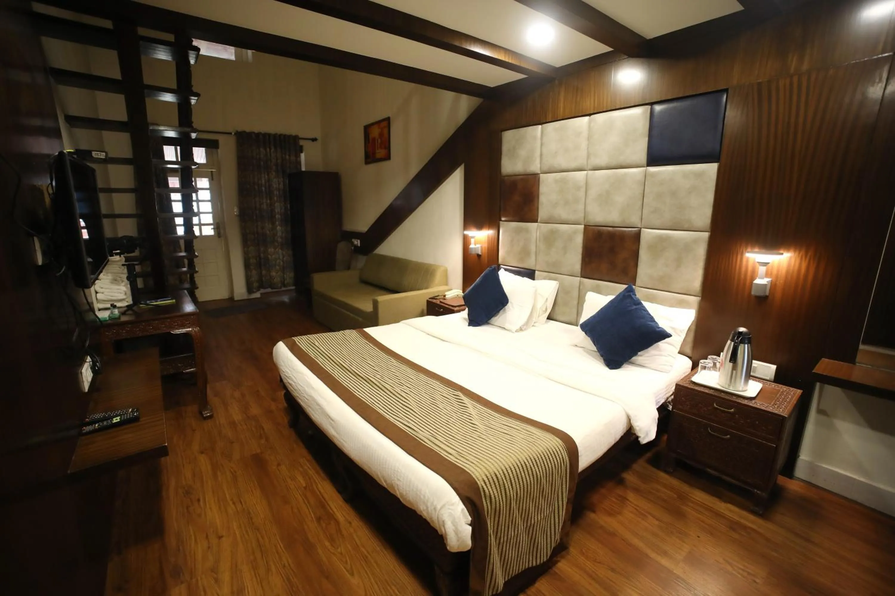 Bed in The Byke Heritage Resort - Matheran