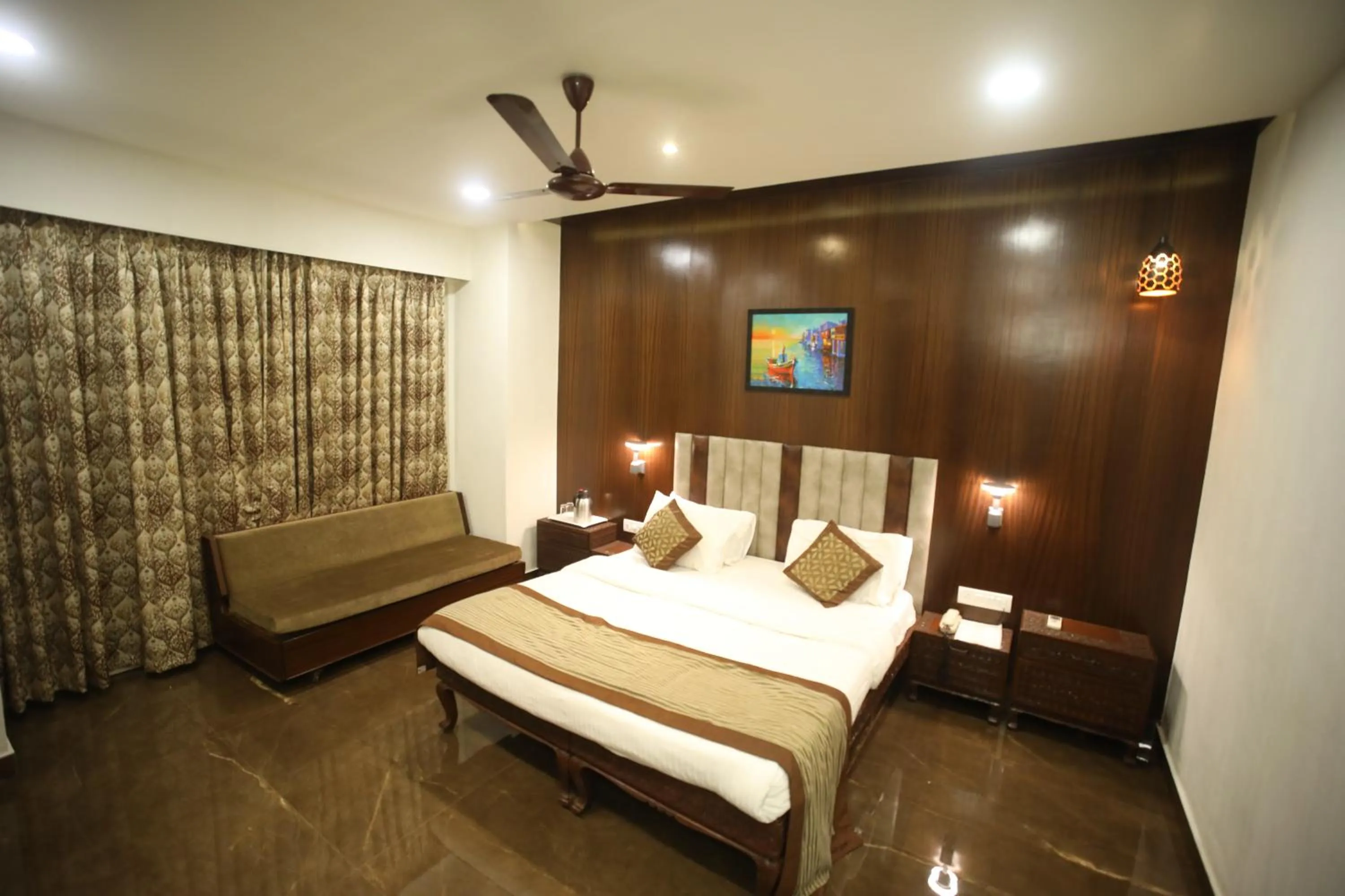 Bed in The Byke Heritage Resort - Matheran