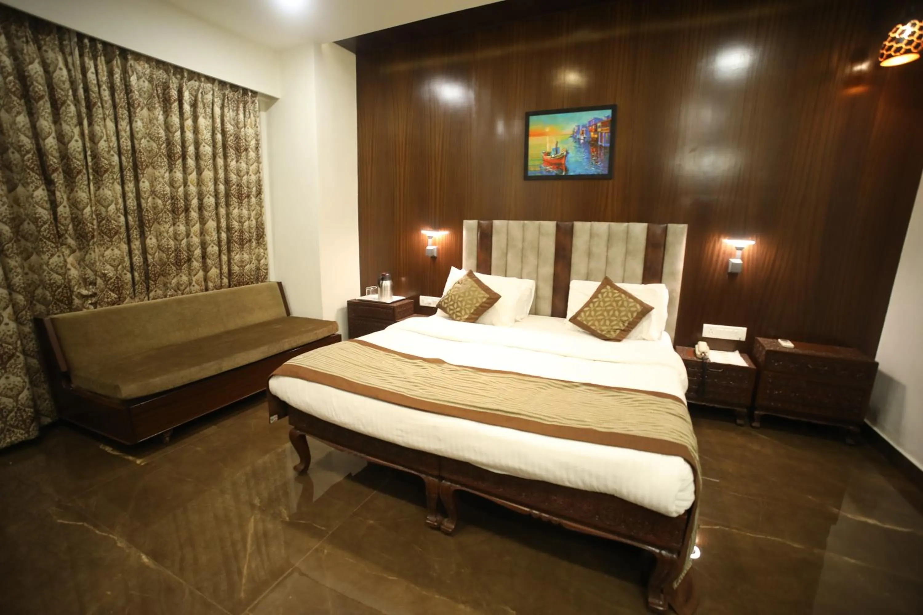 Bed in The Byke Heritage Resort - Matheran