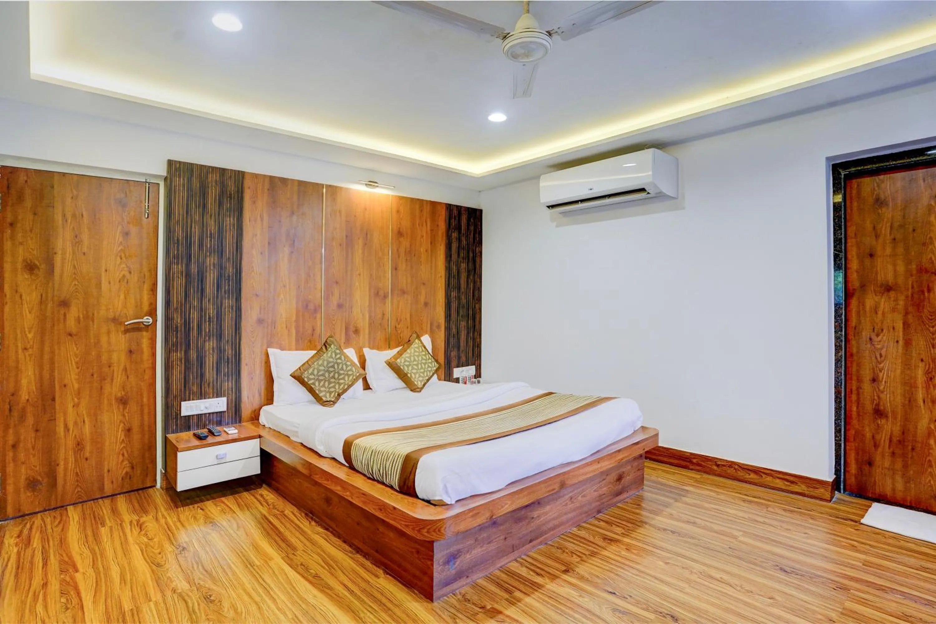 Bed in The Byke Heritage Resort - Matheran