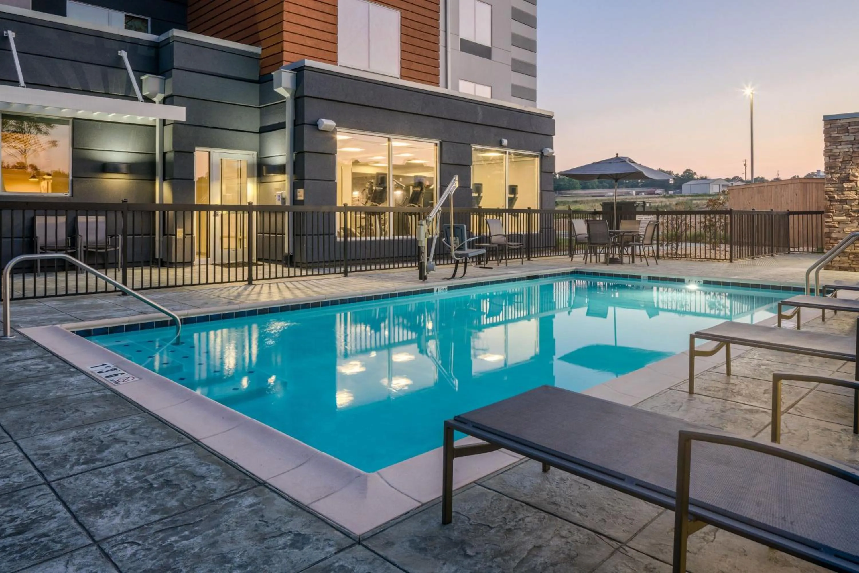 Swimming pool in Fairfield by Marriott Inn & Suites Albertville