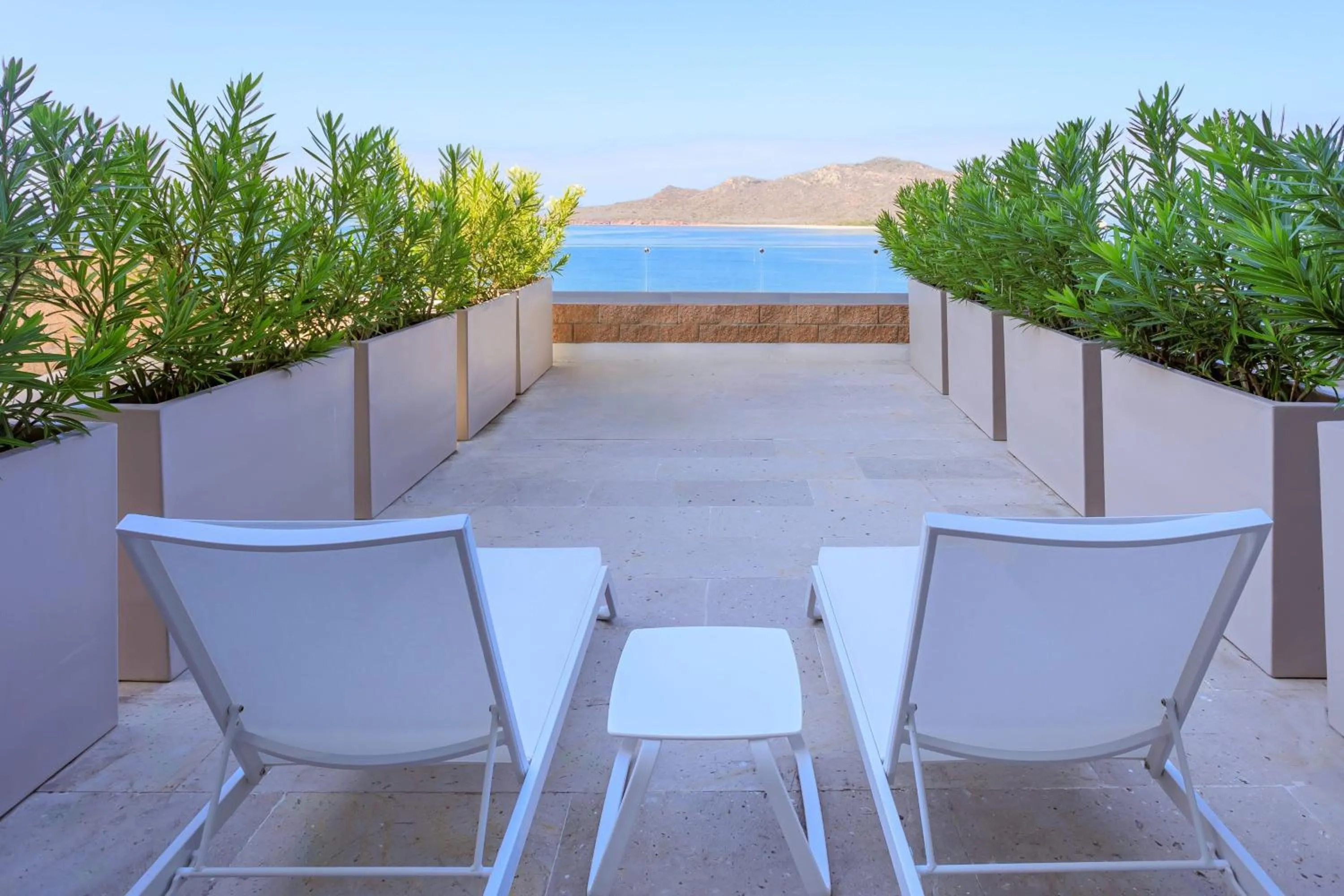 Bedroom in Courtyard by Marriott Mazatlan Beach Resort