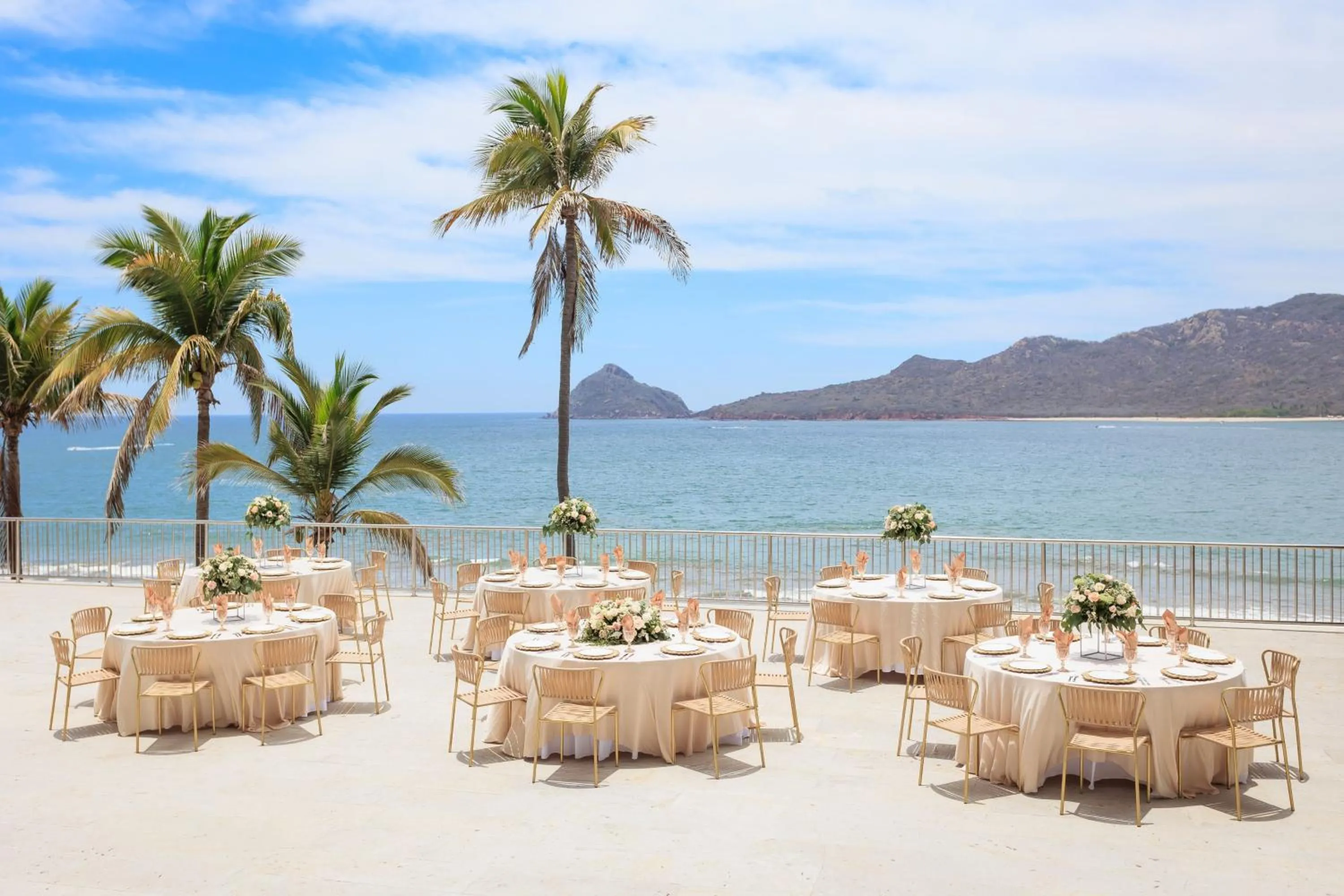 Meeting/conference room in Courtyard by Marriott Mazatlan Beach Resort