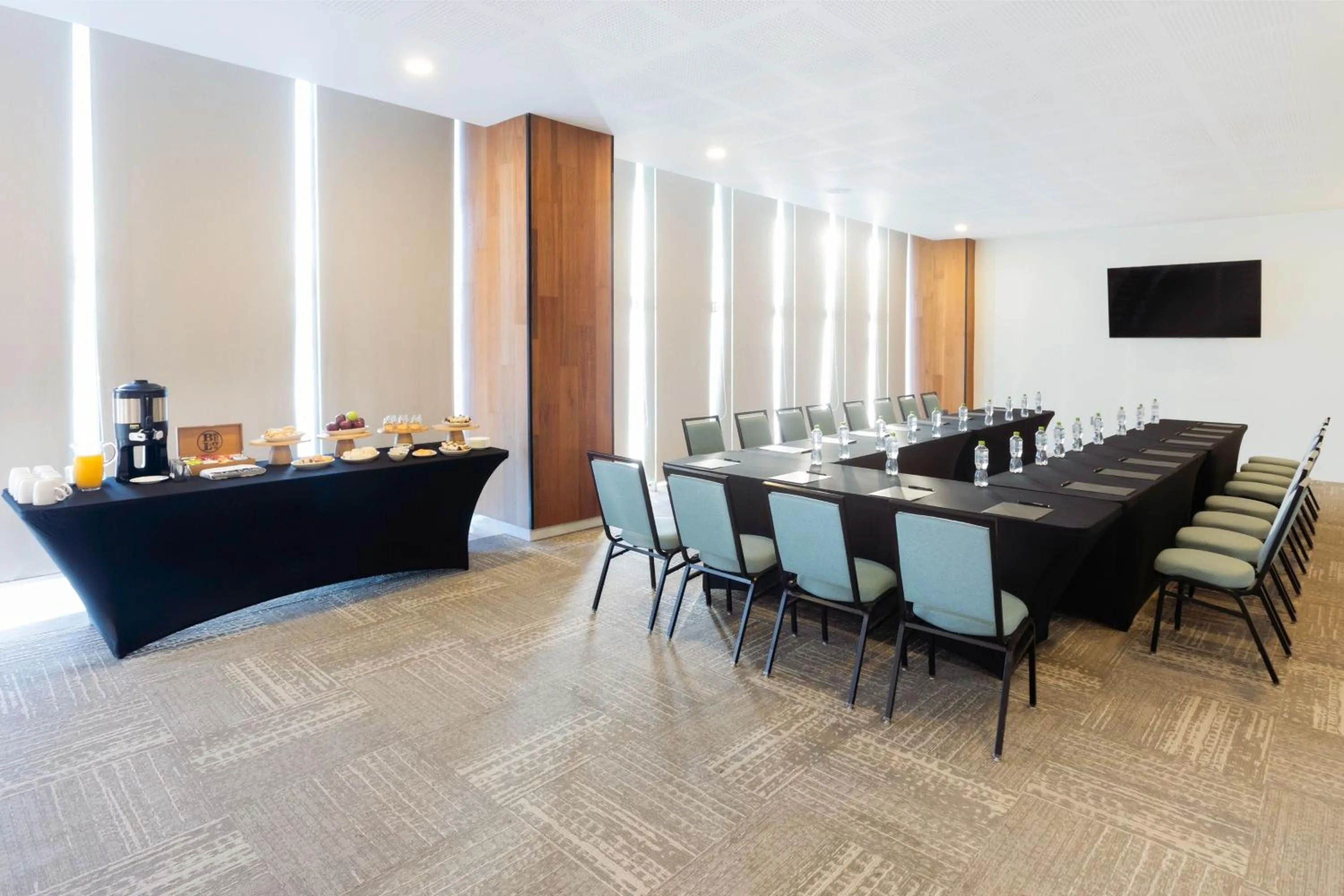Meeting/conference room in Courtyard by Marriott Mazatlan Beach Resort