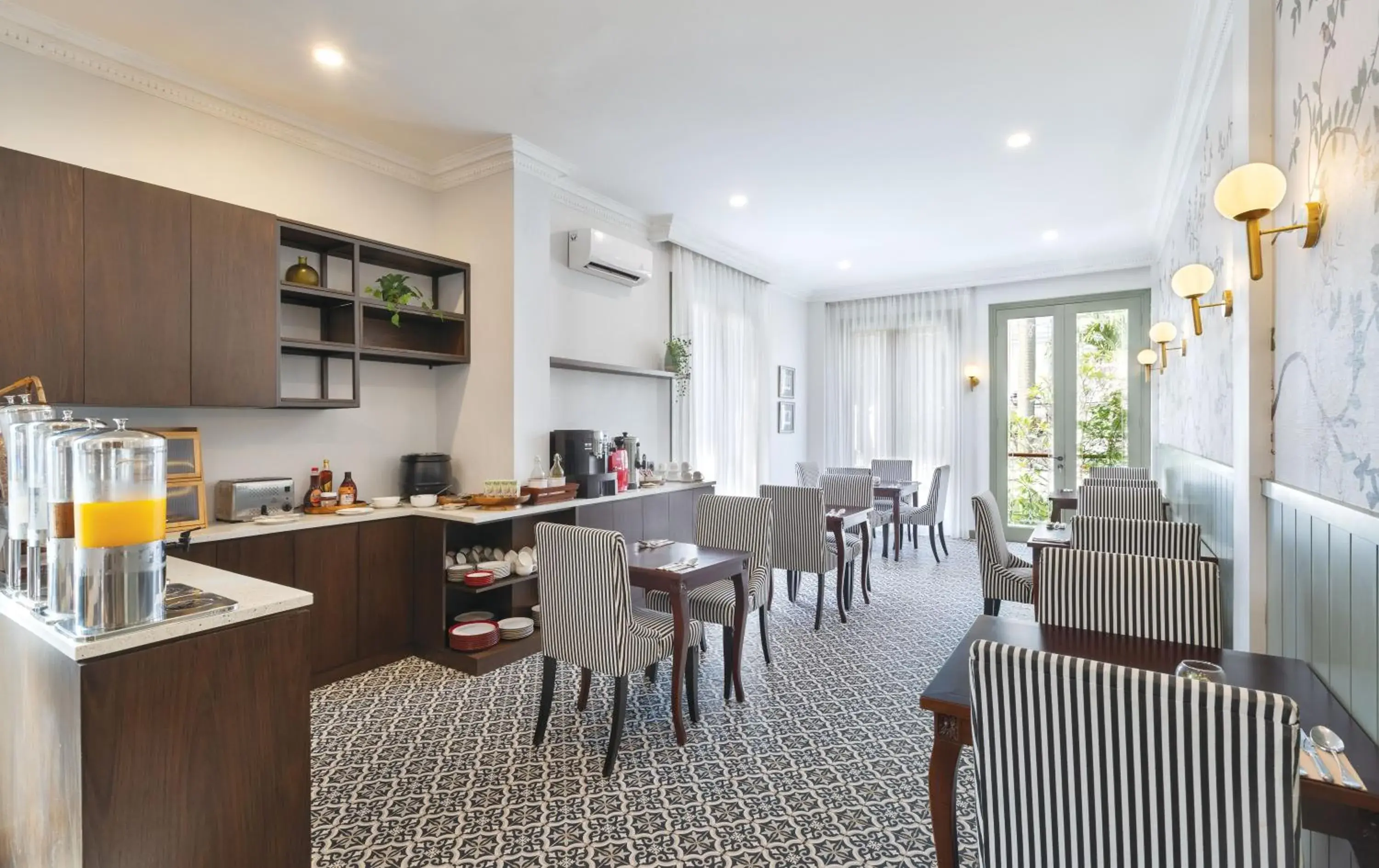 Breakfast in ARTOTEL Casa Hangtuah Breakfast in ARTOTEL Casa Hangtuah