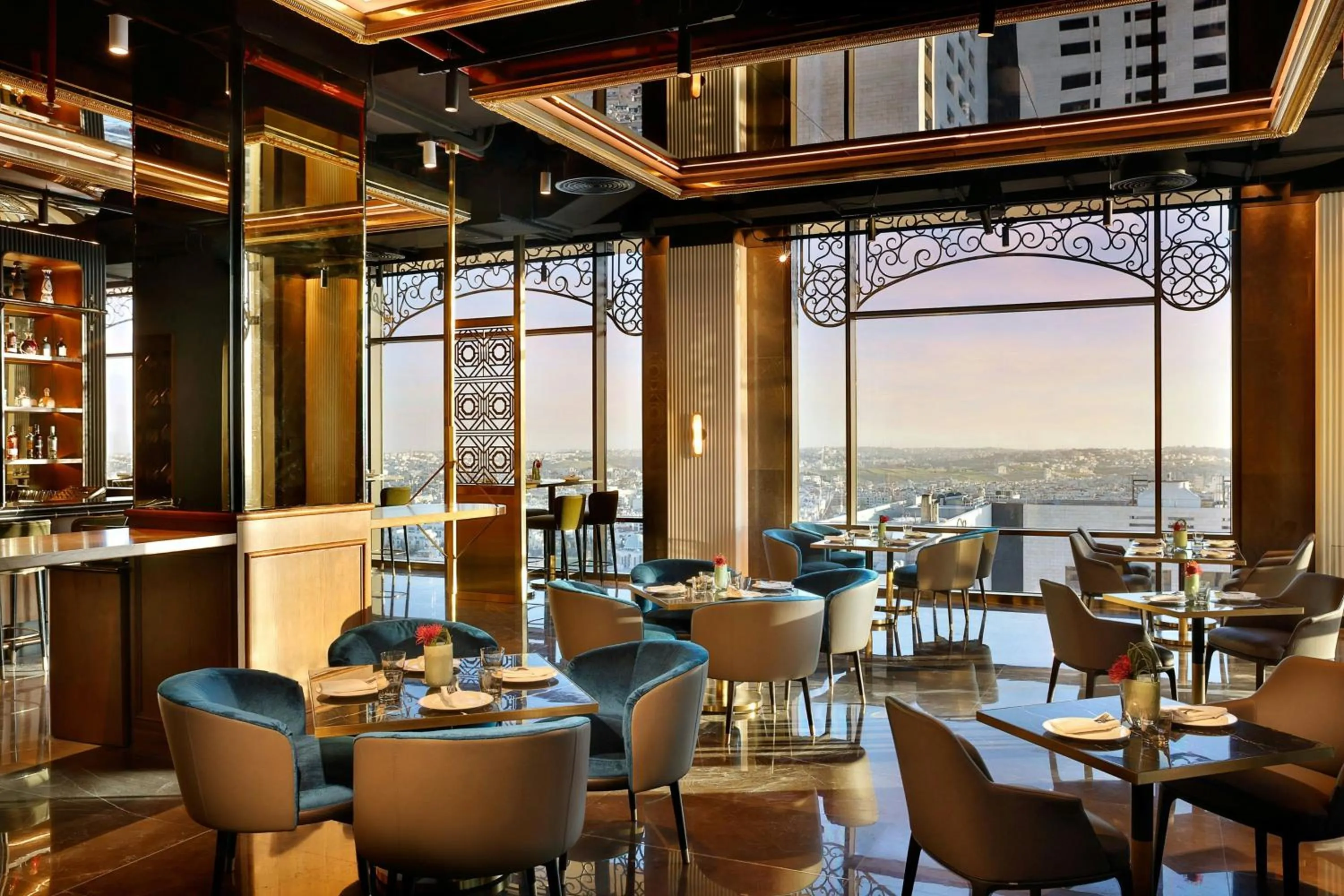 Lounge or bar in The Ritz-Carlton, Amman