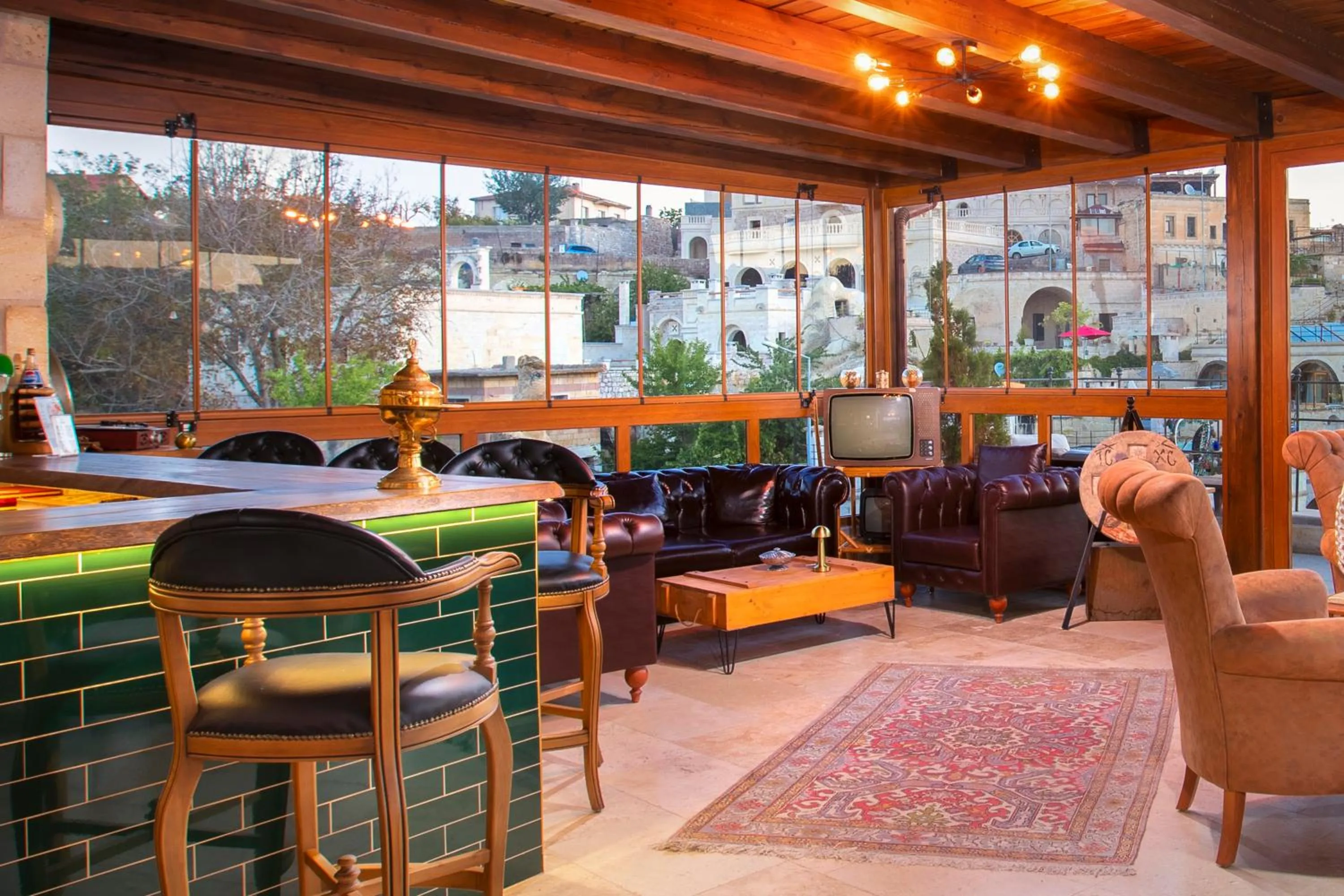 Restaurant/places to eat in Cappa Via Cave Hotel