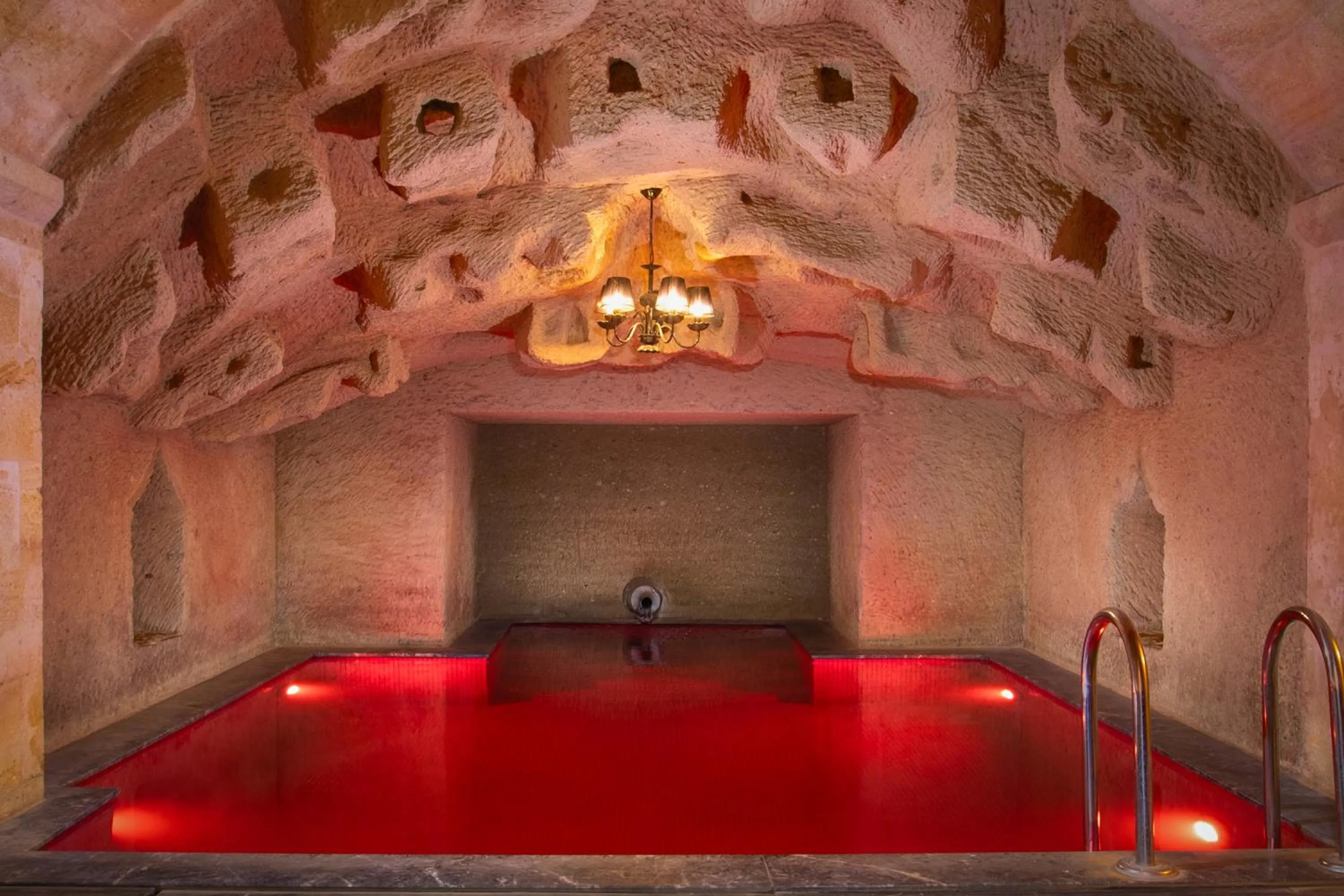 Swimming pool in Cappa Via Cave Hotel