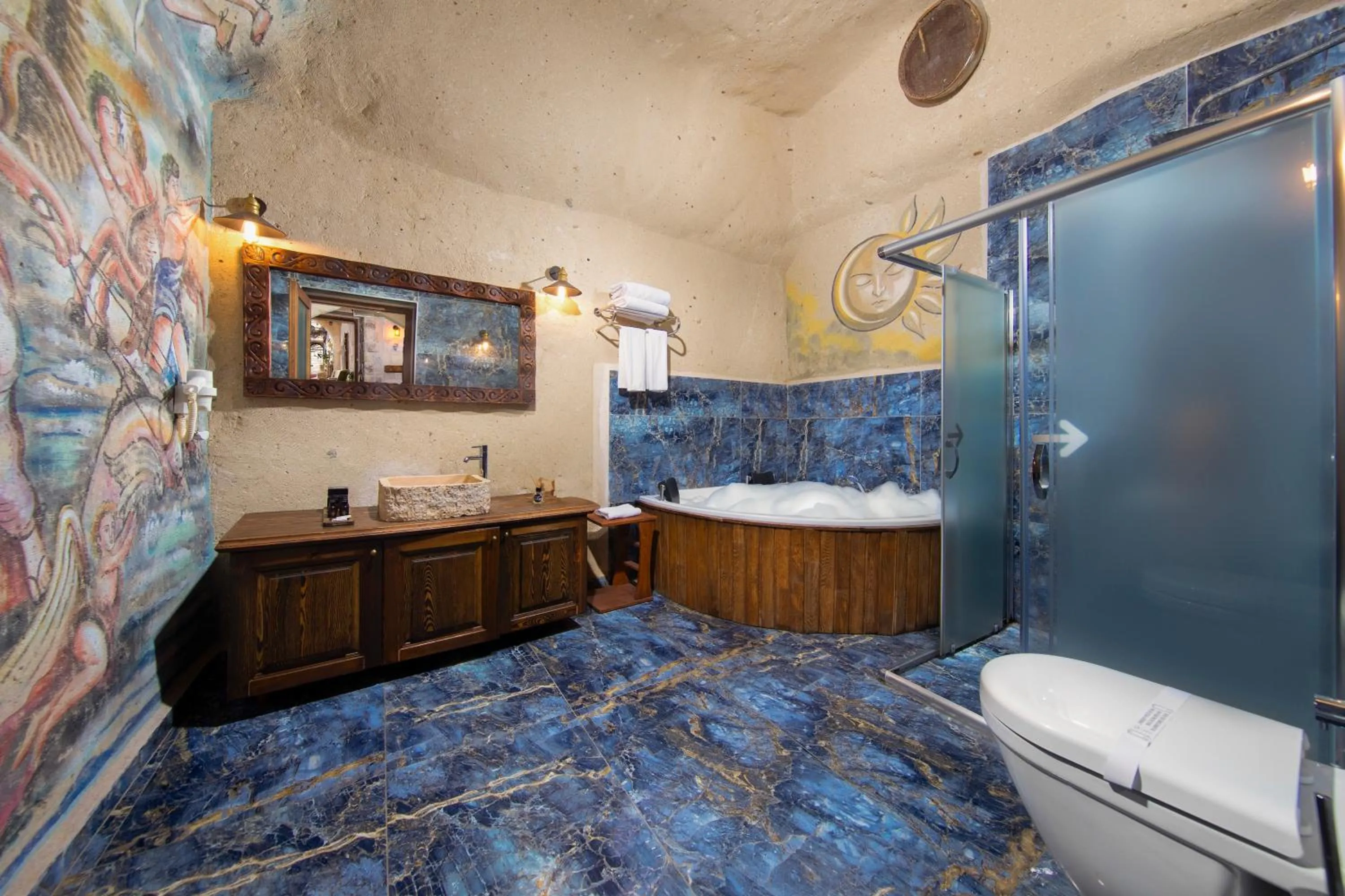 Shower in Cappa Via Cave Hotel