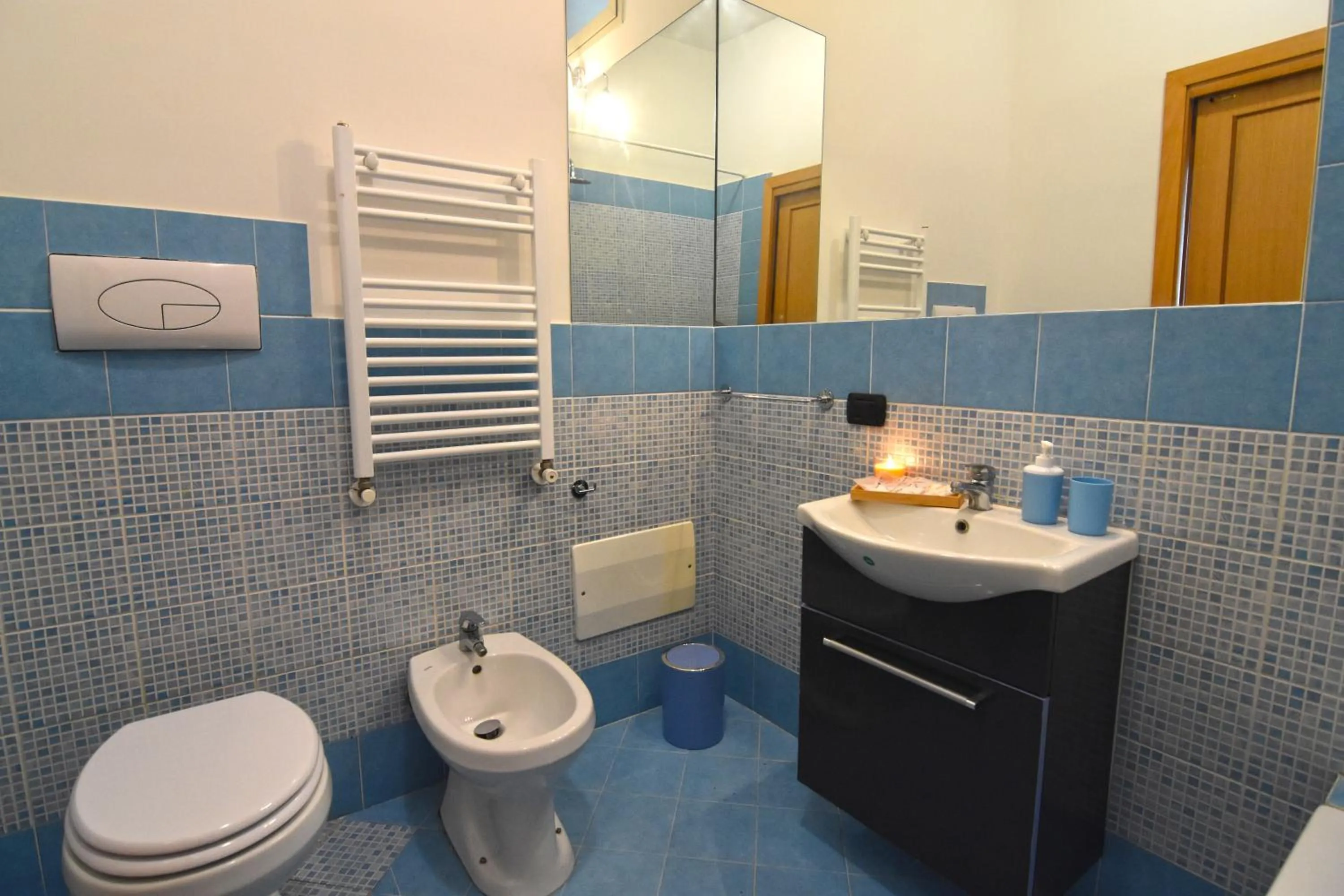 Bathroom in Napoli Cityscape