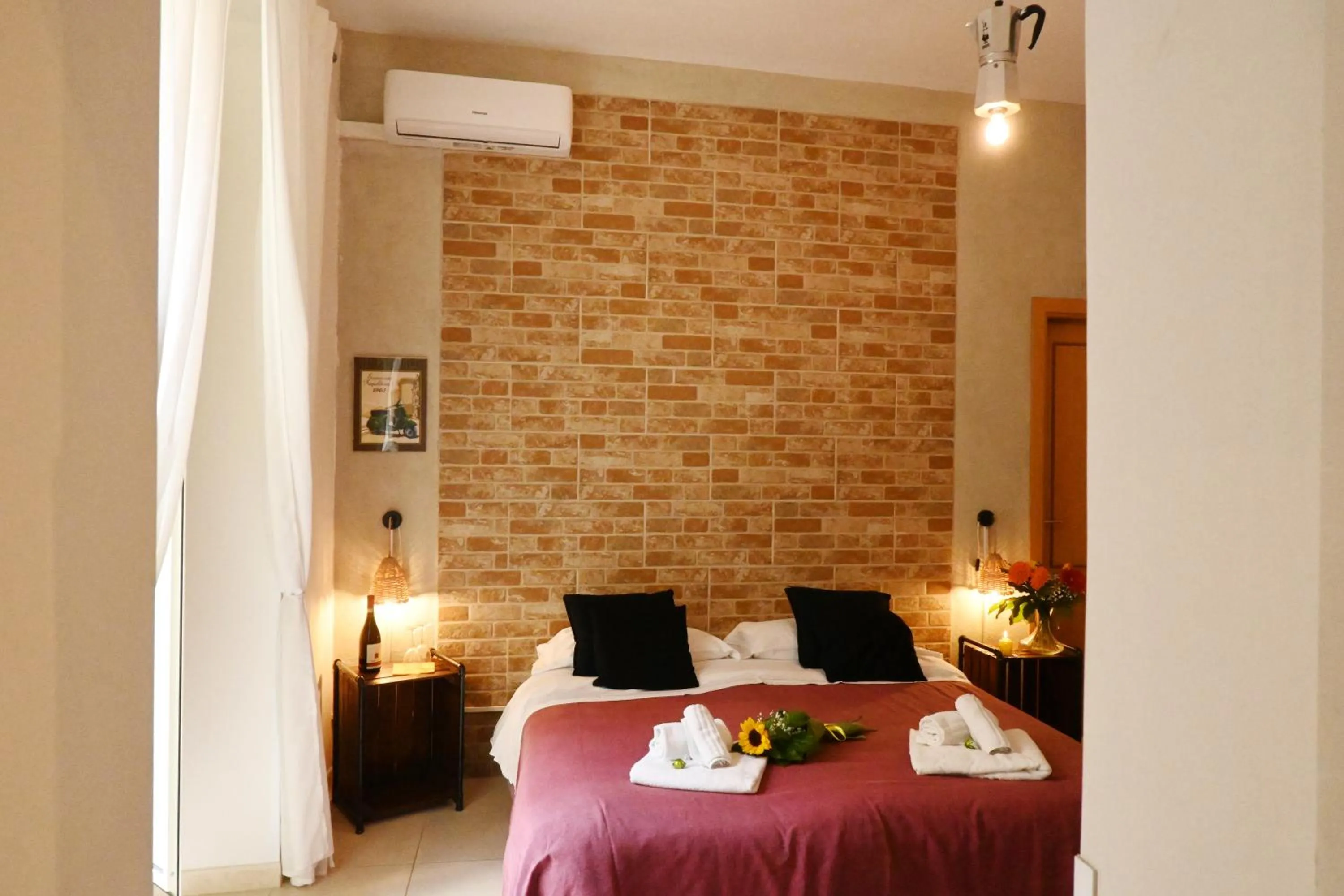 Bed in Napoli Cityscape