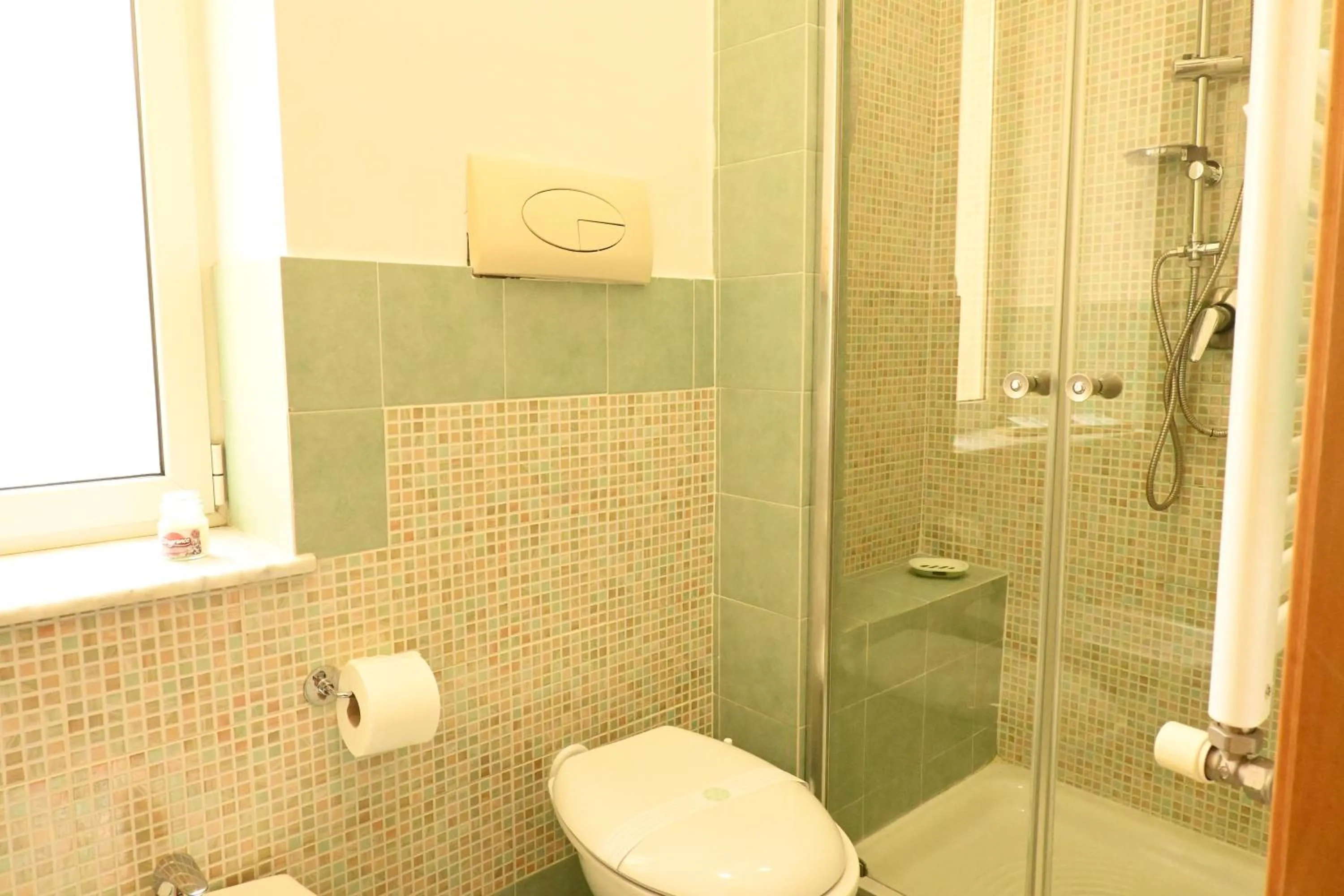 Toilet in Napoli Cityscape