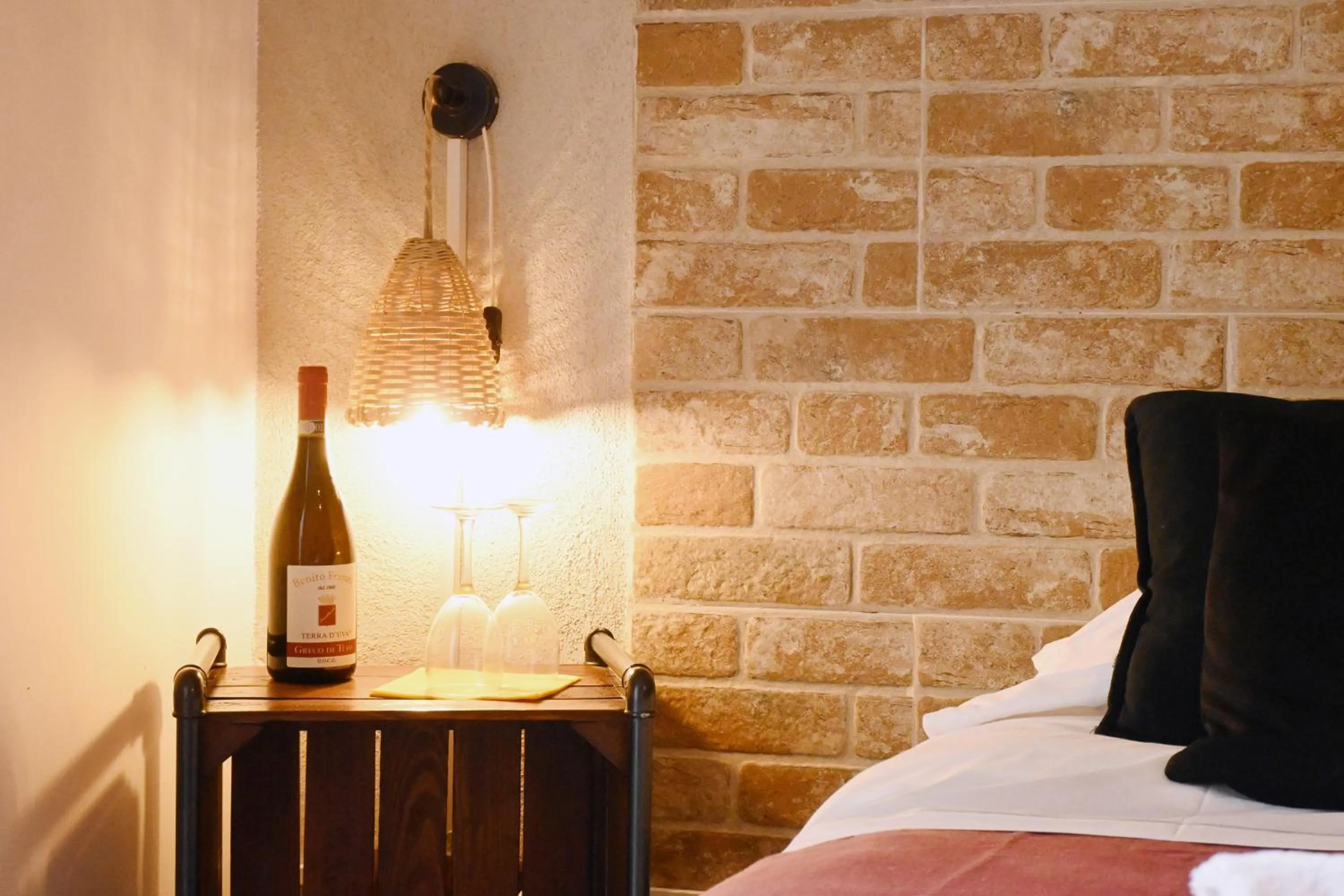 Bed in Napoli Cityscape