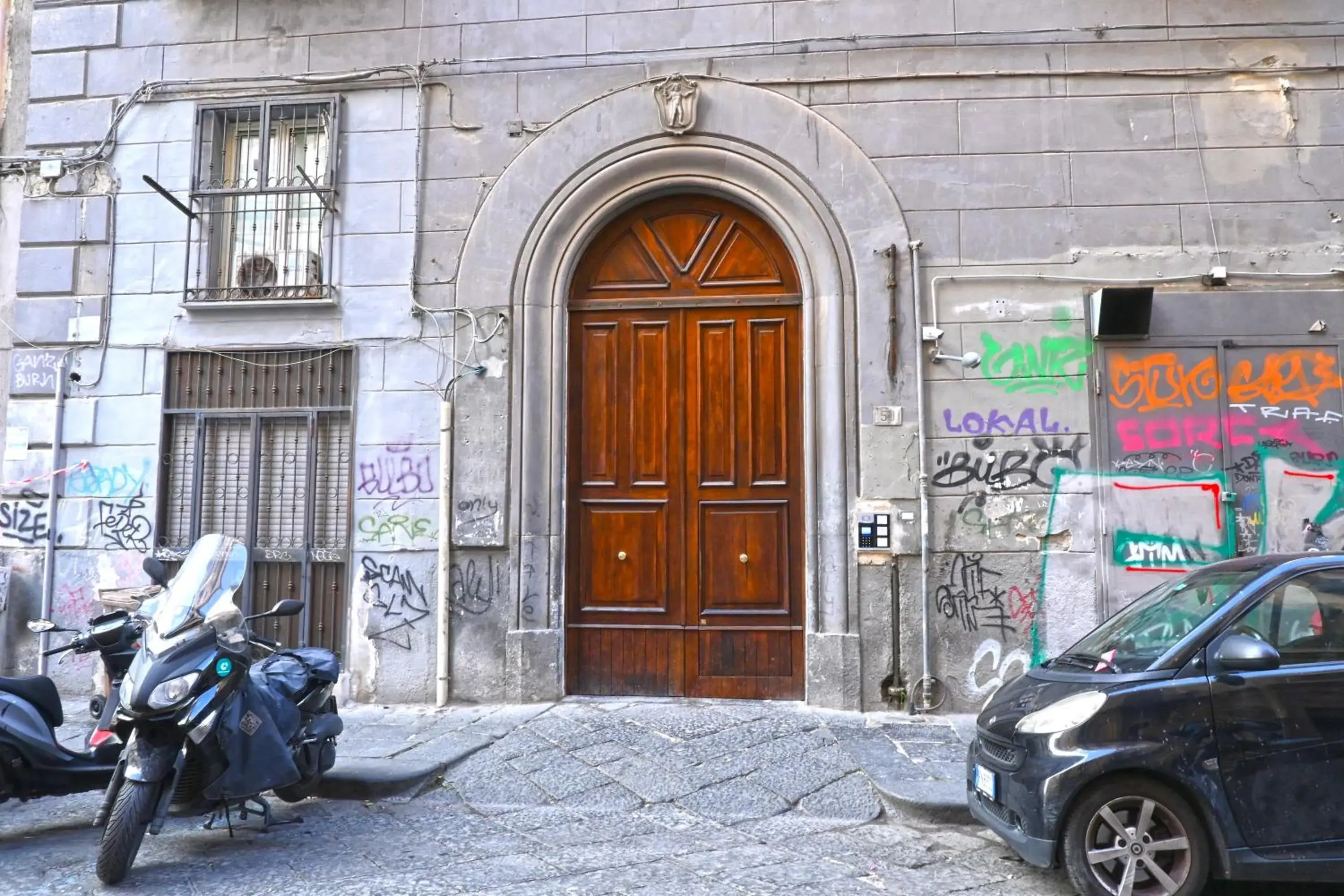 Property building in Napoli Cityscape Property building in Napoli Cityscape