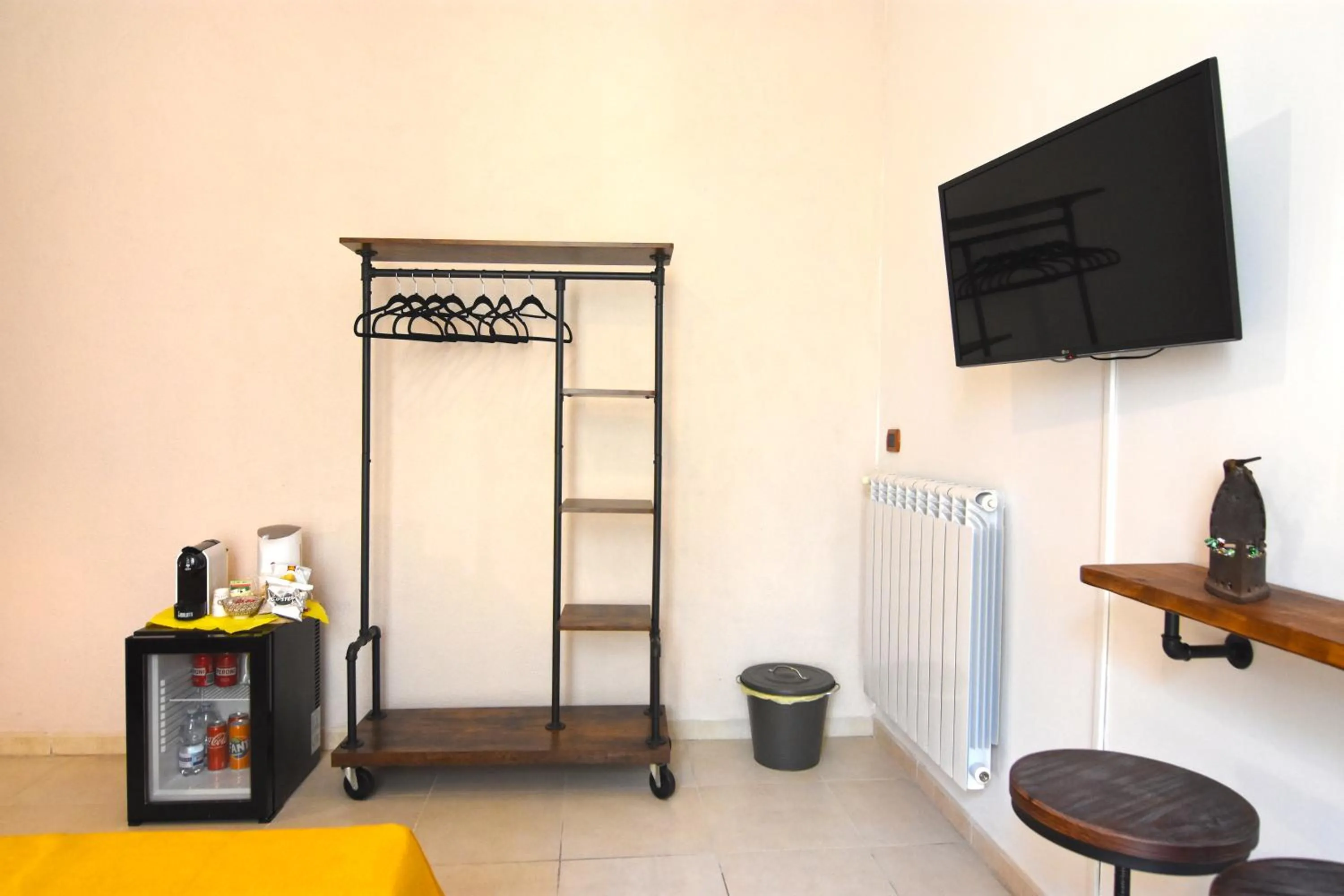 Photo of the whole room in Napoli Cityscape