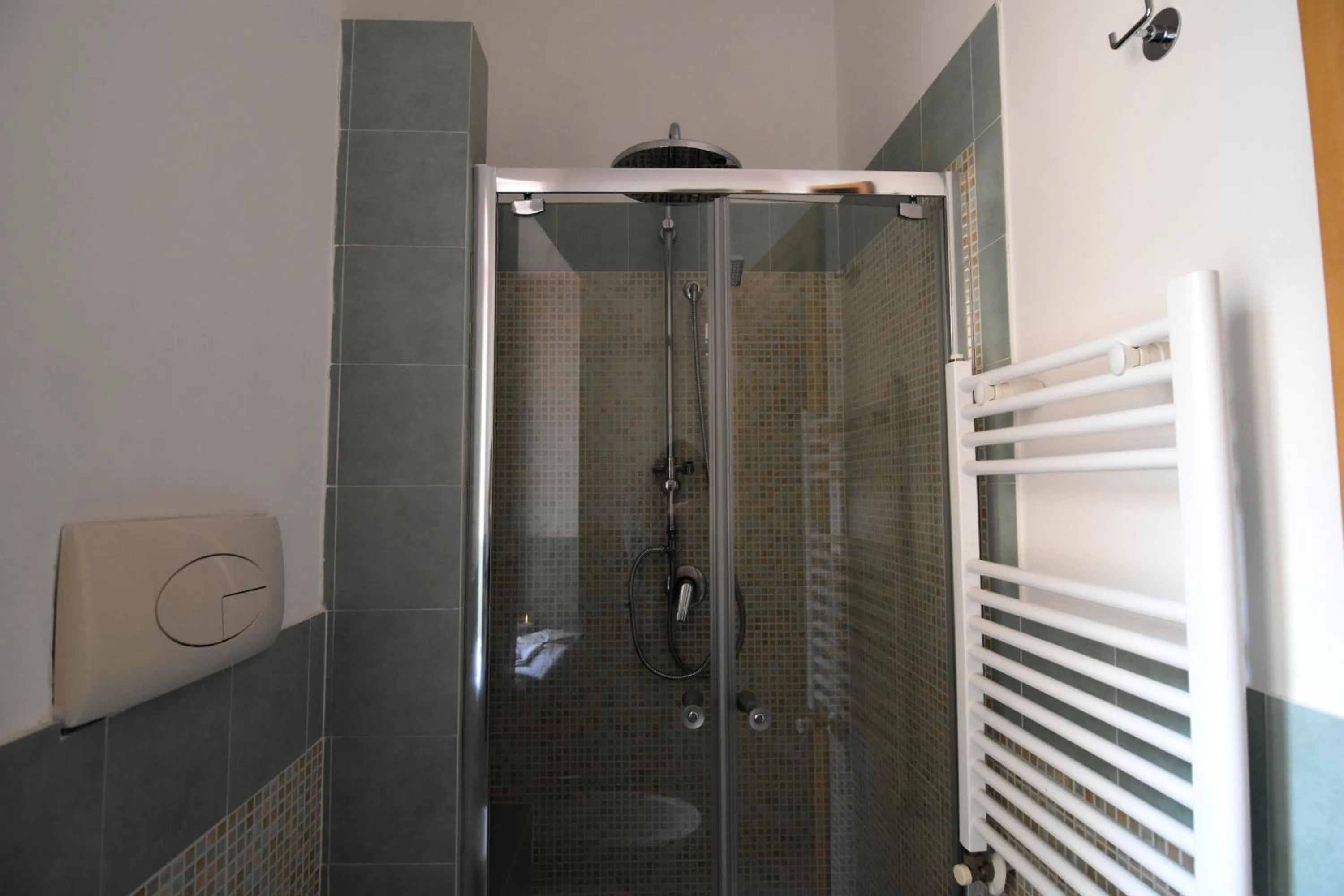 Shower in Napoli Cityscape