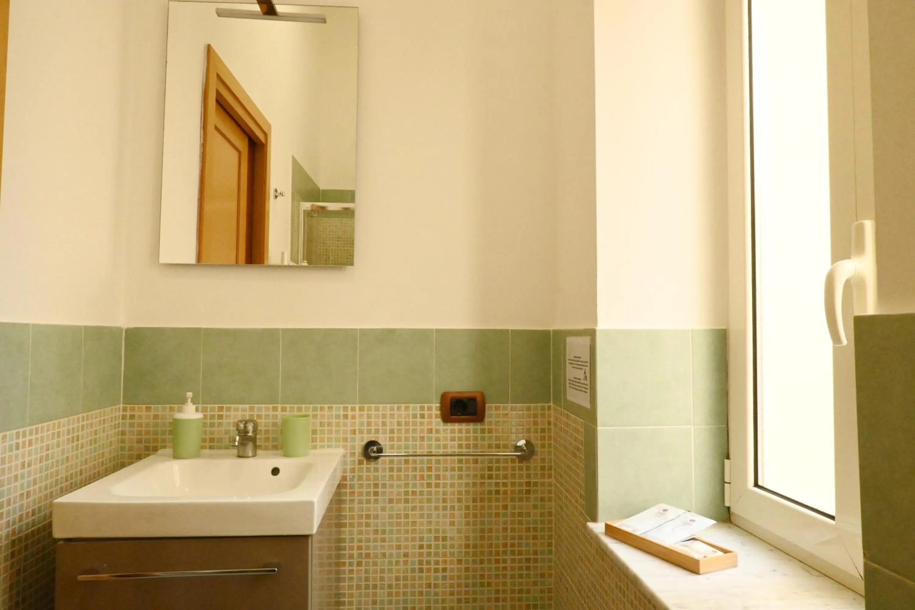 Bathroom in Napoli Cityscape