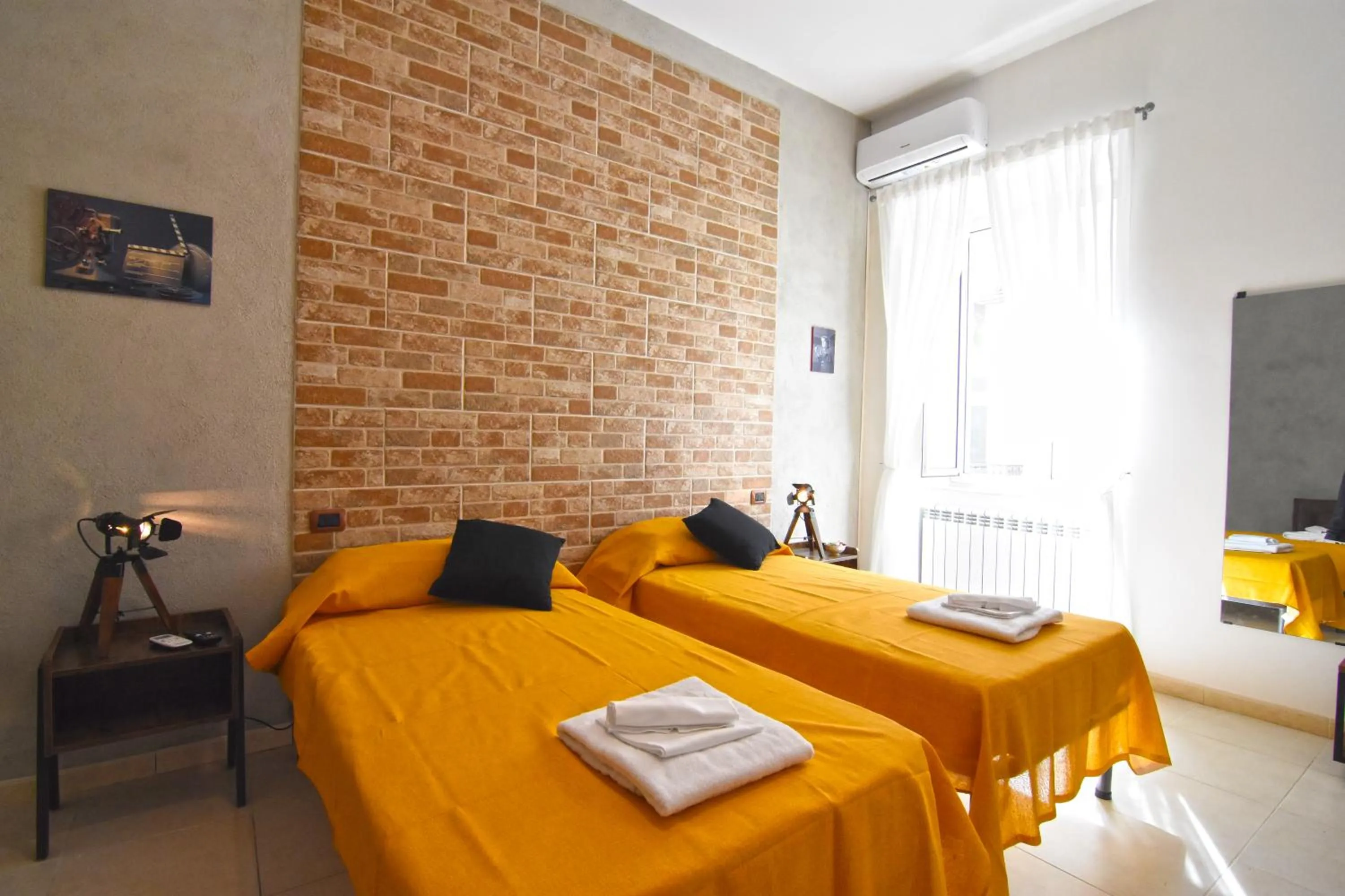 Bed in Napoli Cityscape