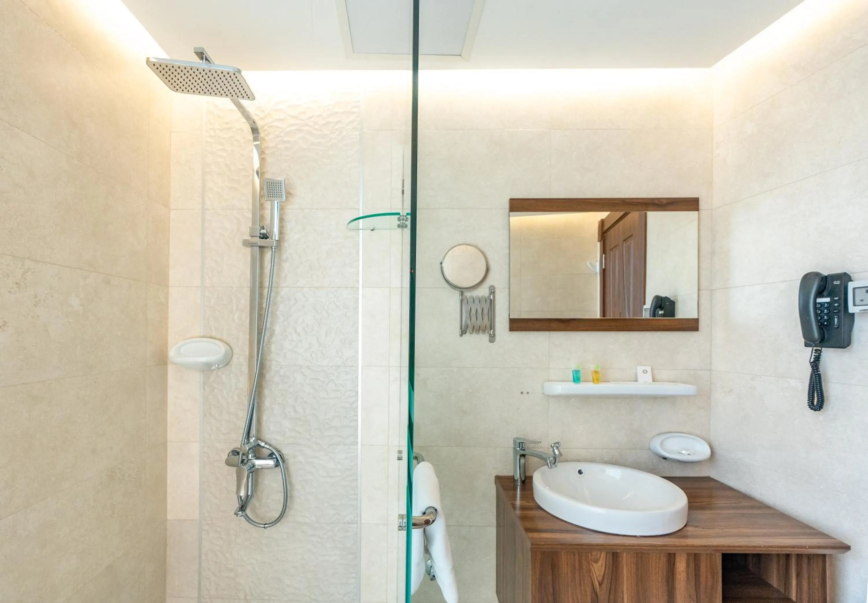 Shower in Al Salam Hotel