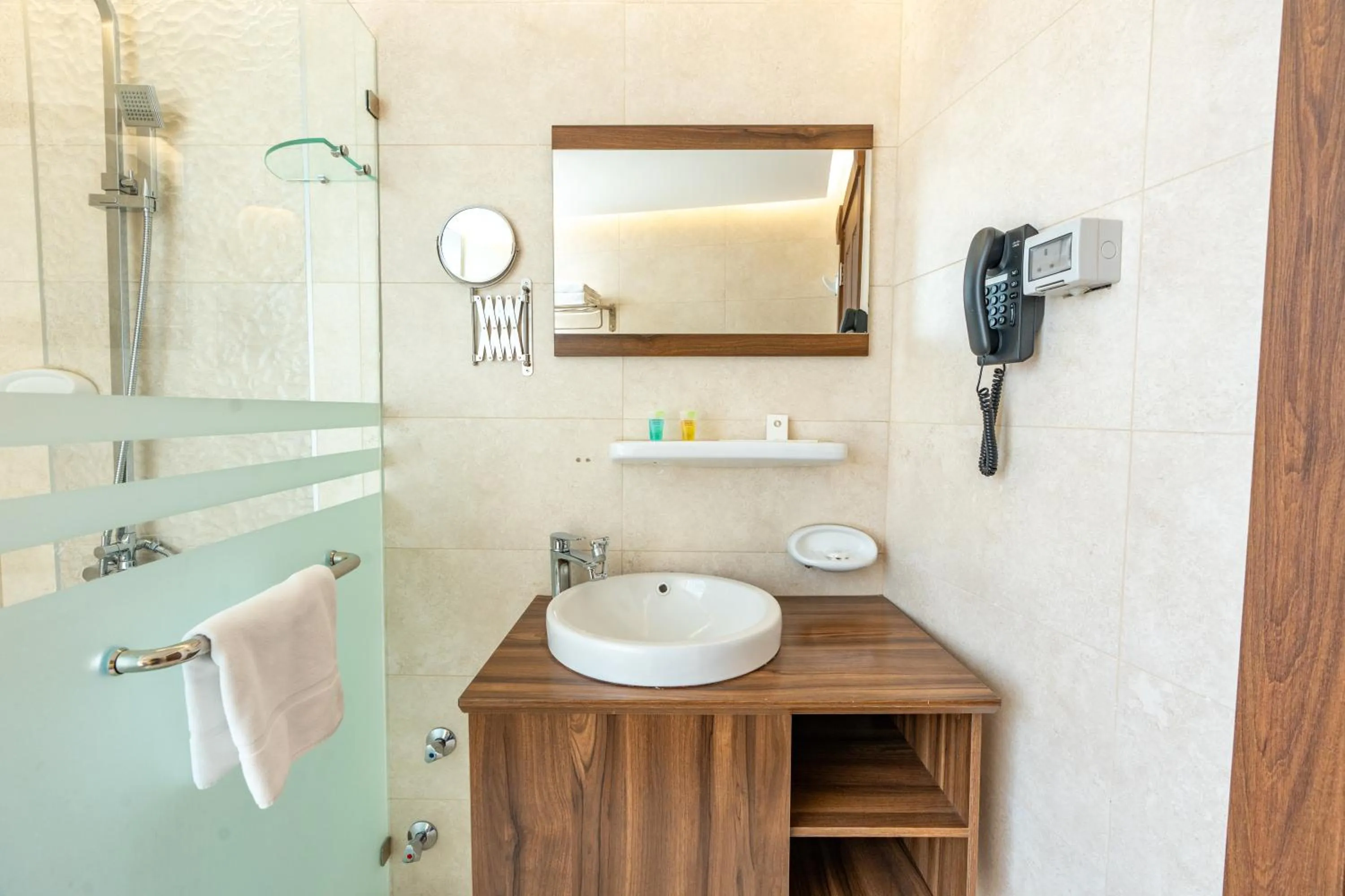 Shower in Al Salam Hotel