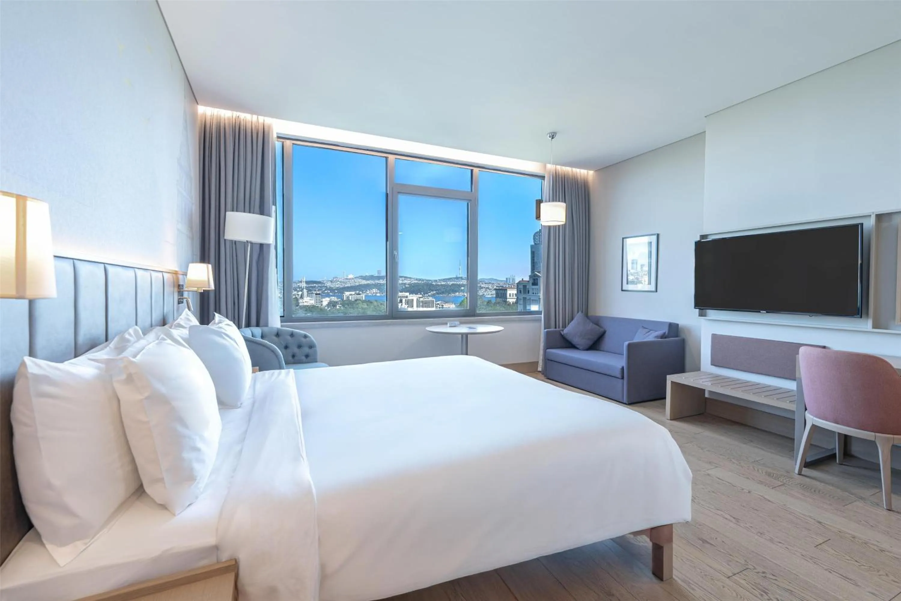 Bedroom, Bed in Radisson Hotel Istanbul Harbiye