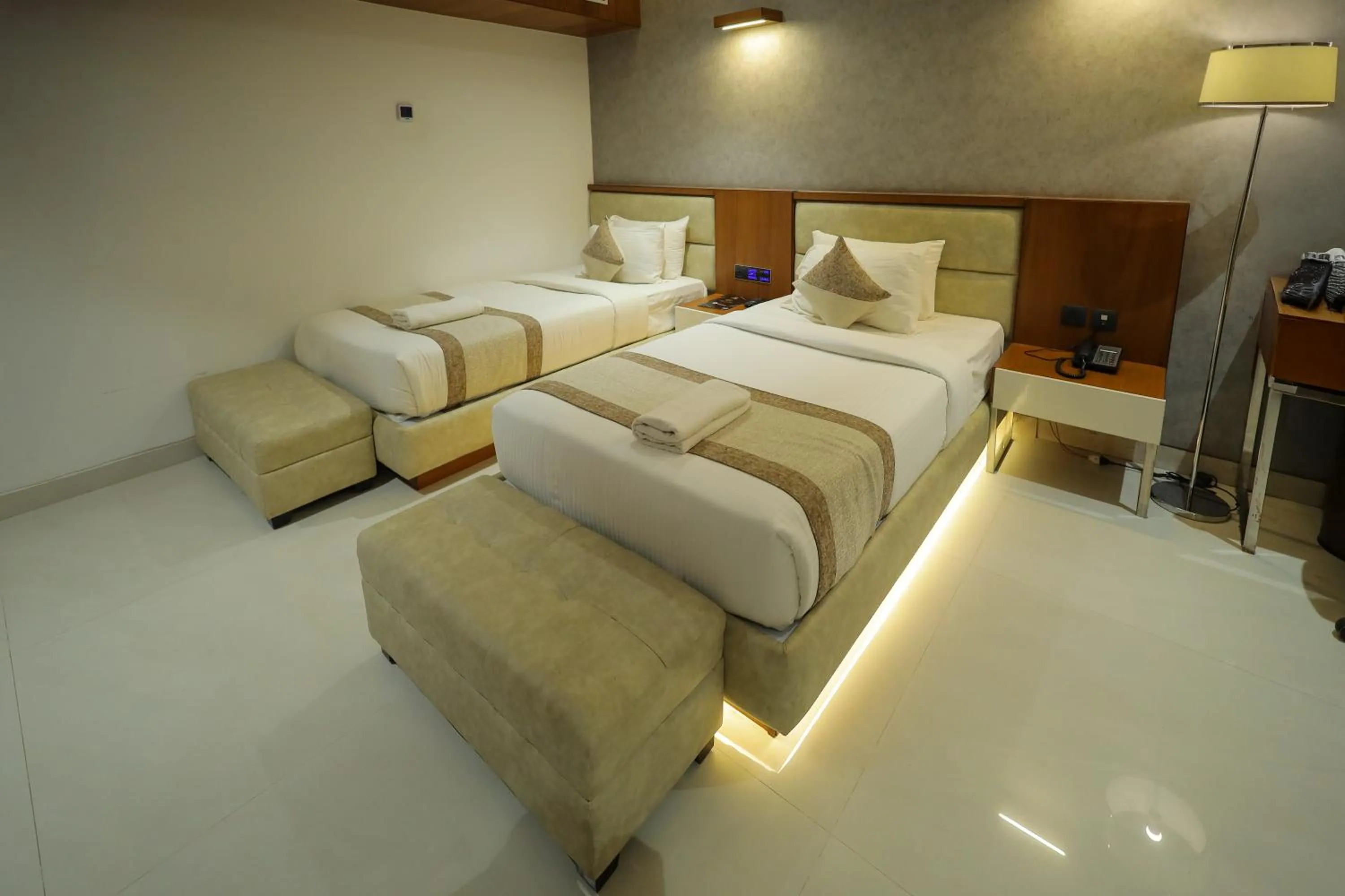 Bedroom, Bed in Royal Plaza Suites by RAK Rooms, Mangaluru